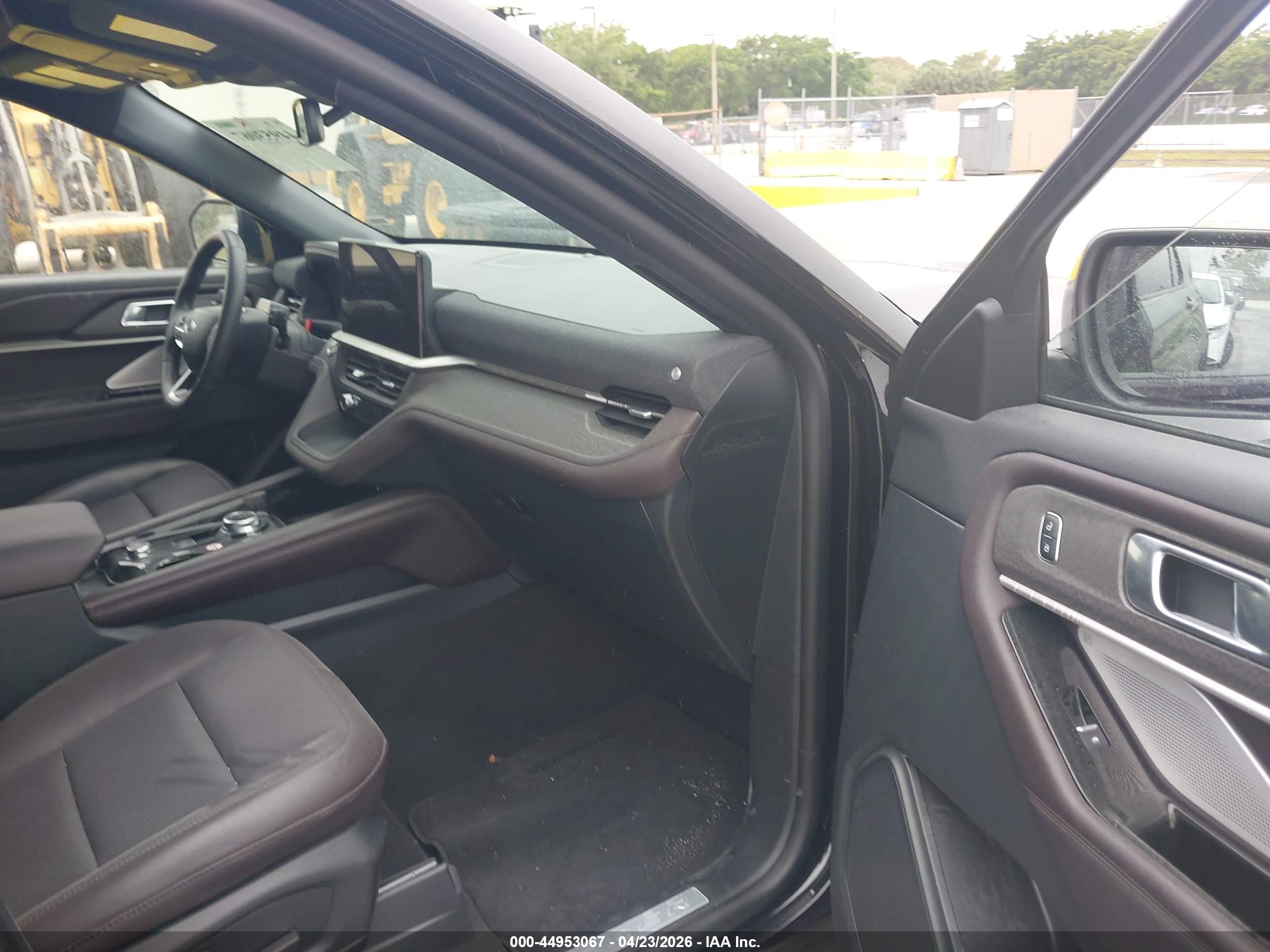 FORD EXPLORER image 5