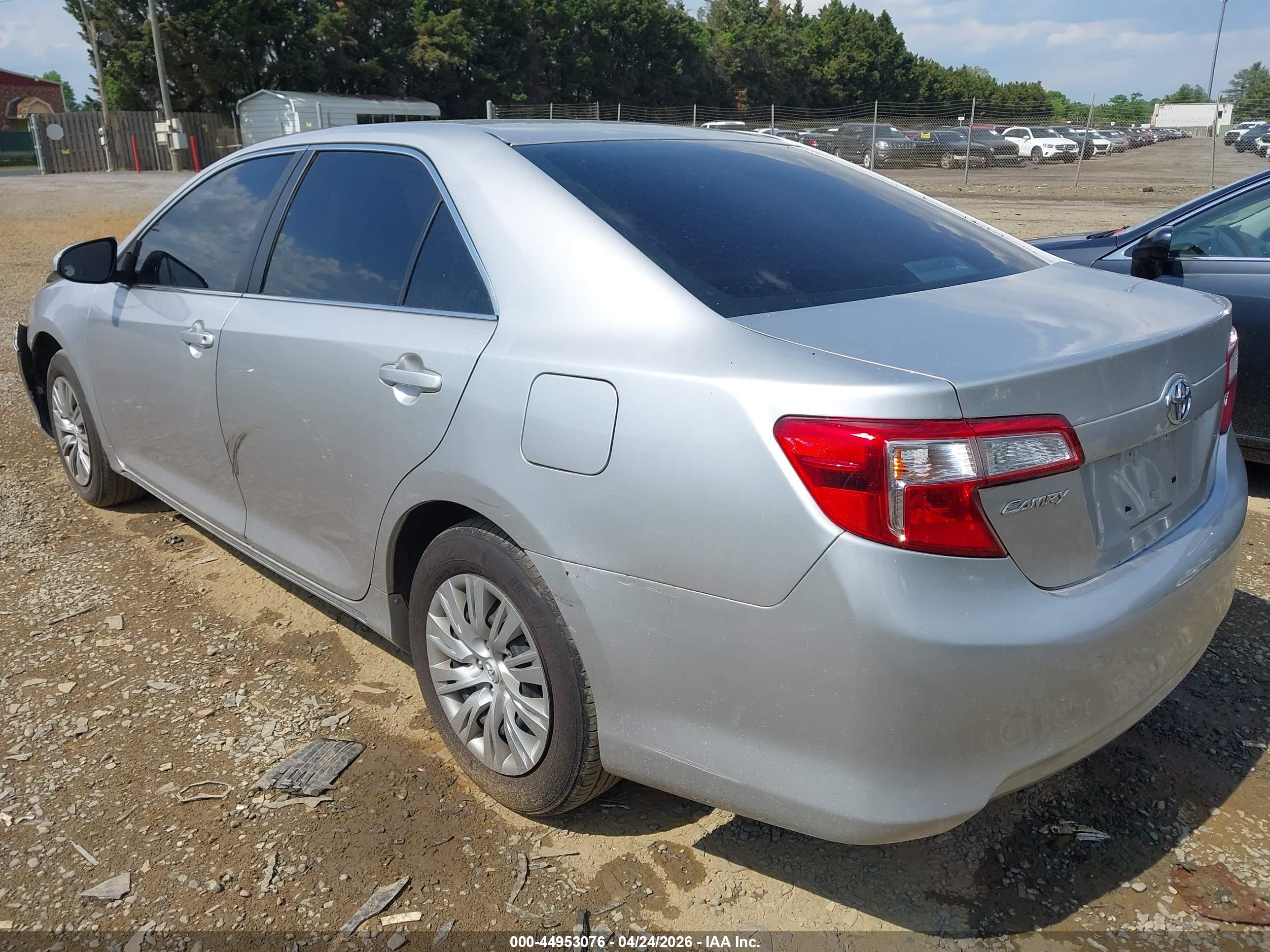 TOYOTA CAMRY image 3
