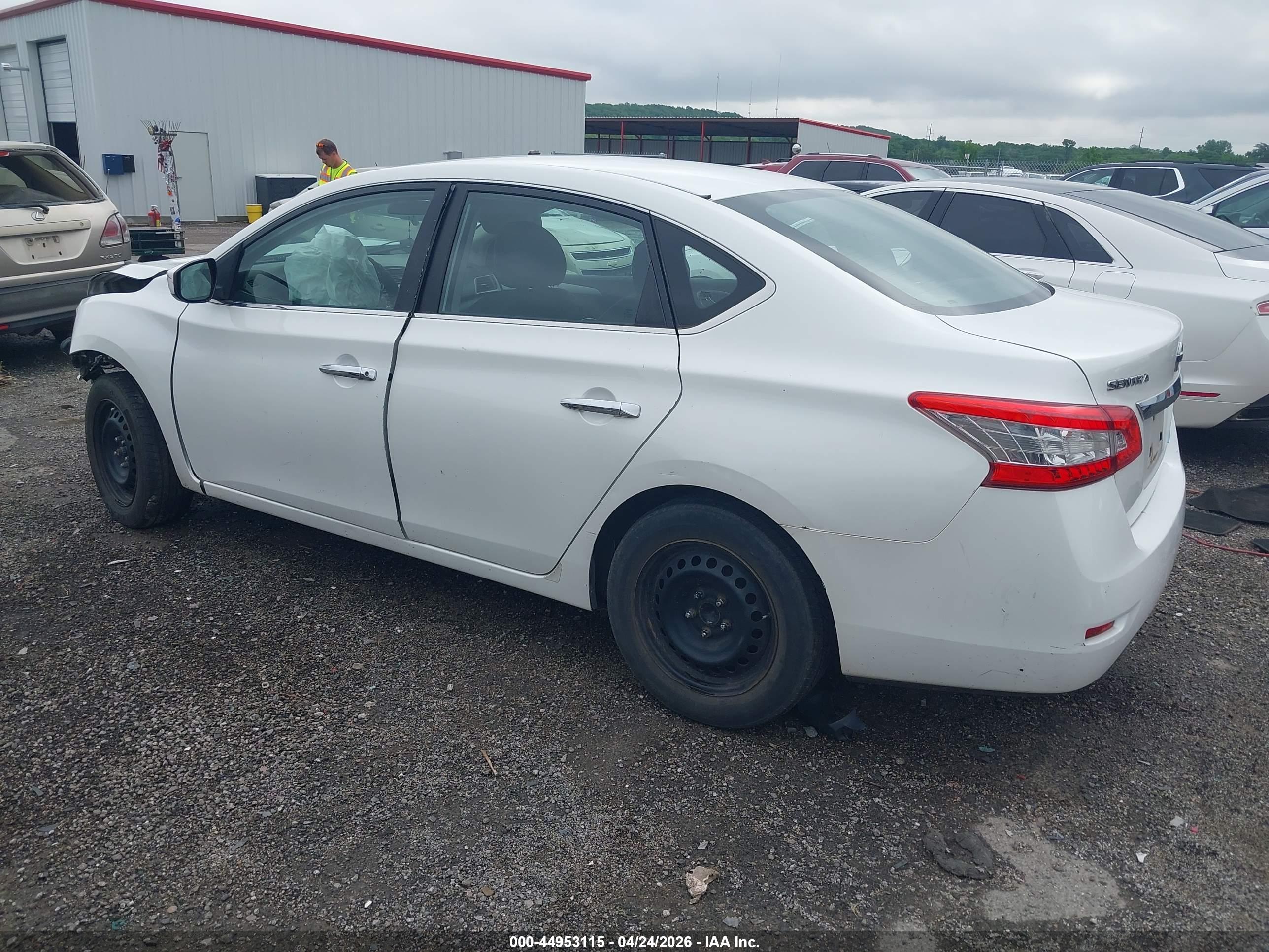 NISSAN SENTRA image 3