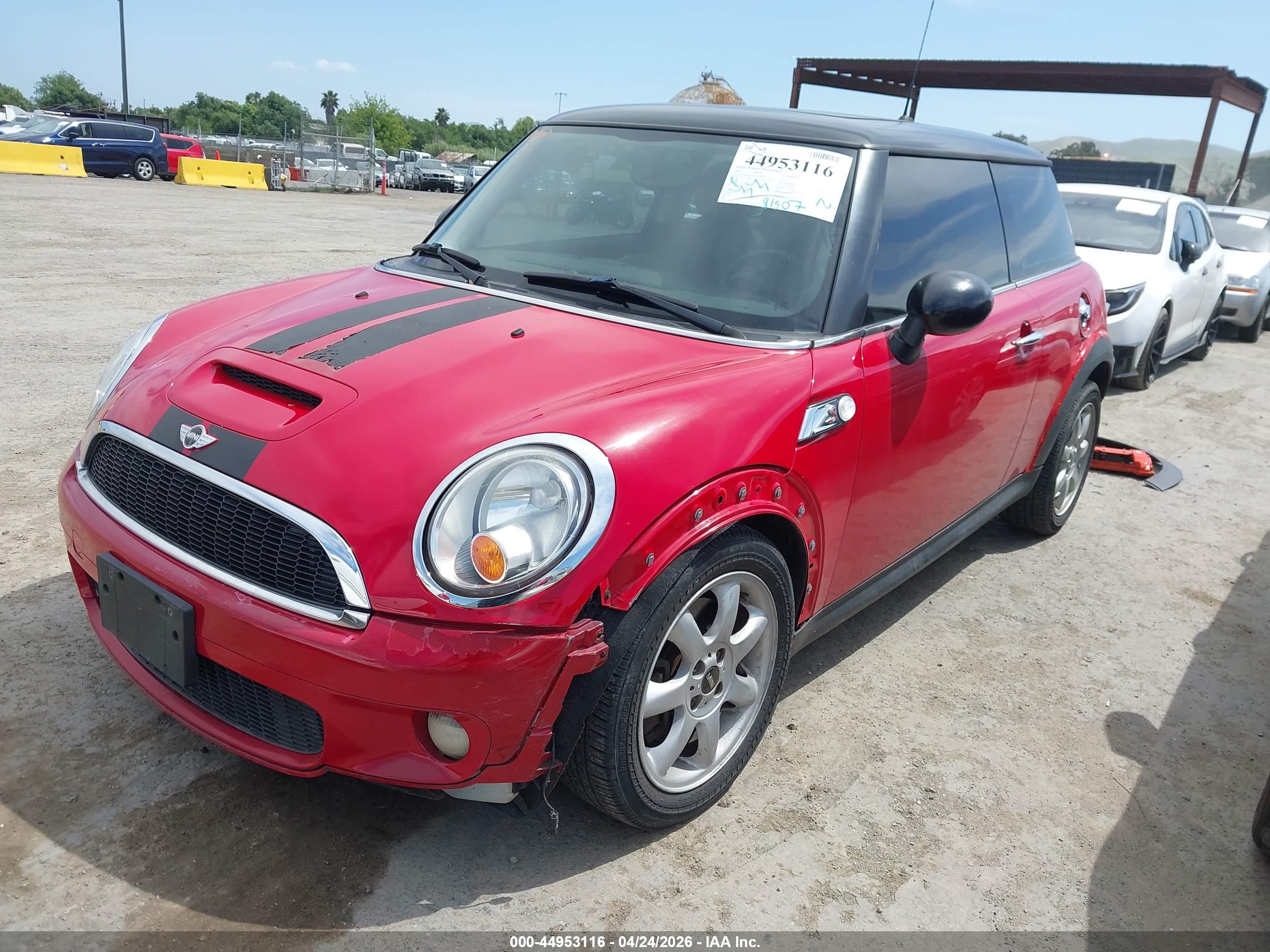 MINI COOPER image 2
