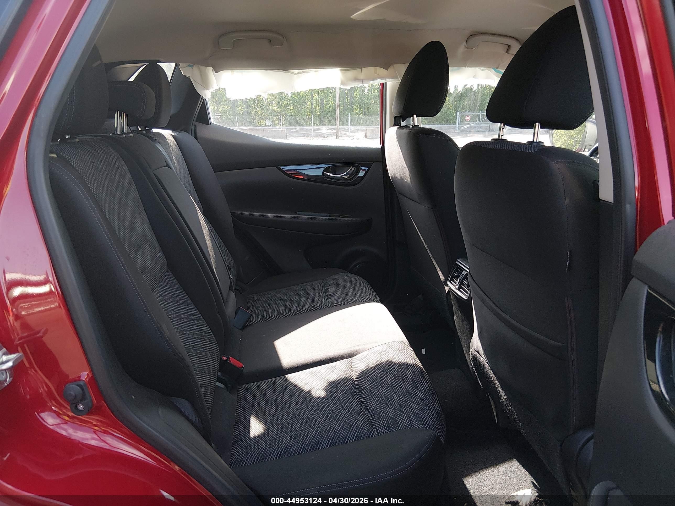NISSAN ROGUE image 8