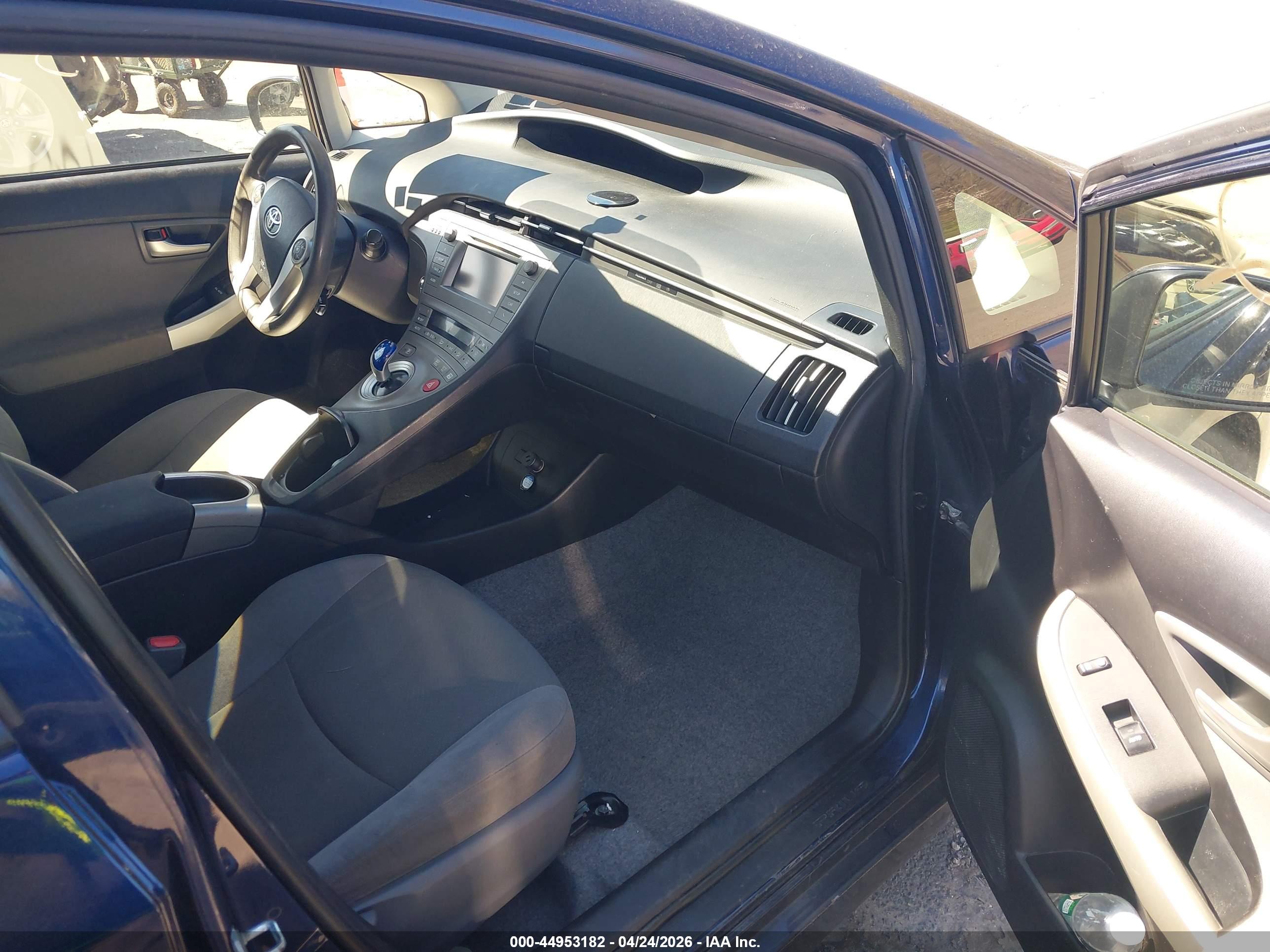 TOYOTA PRIUS image 5