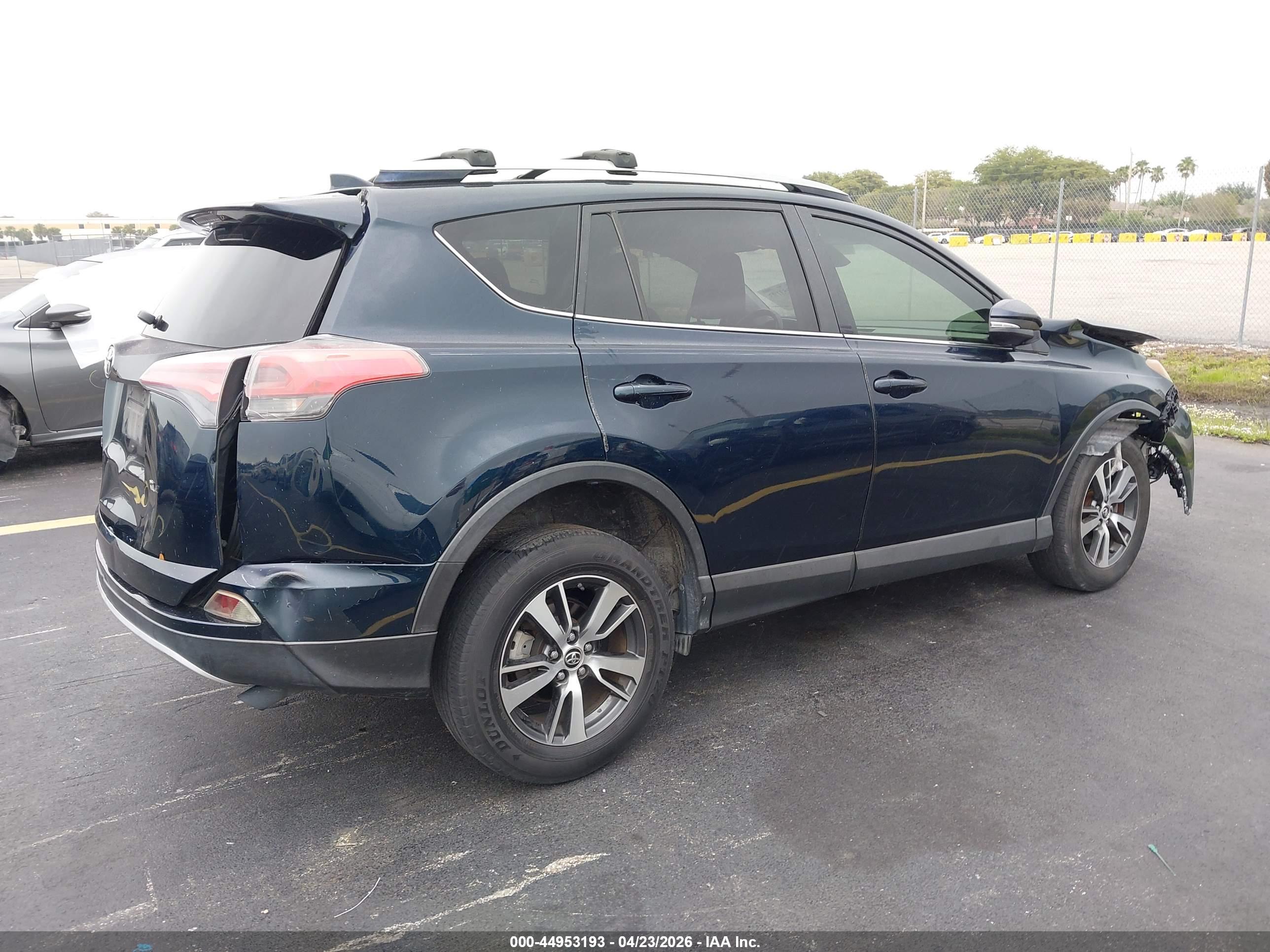 TOYOTA RAV4 image 4
