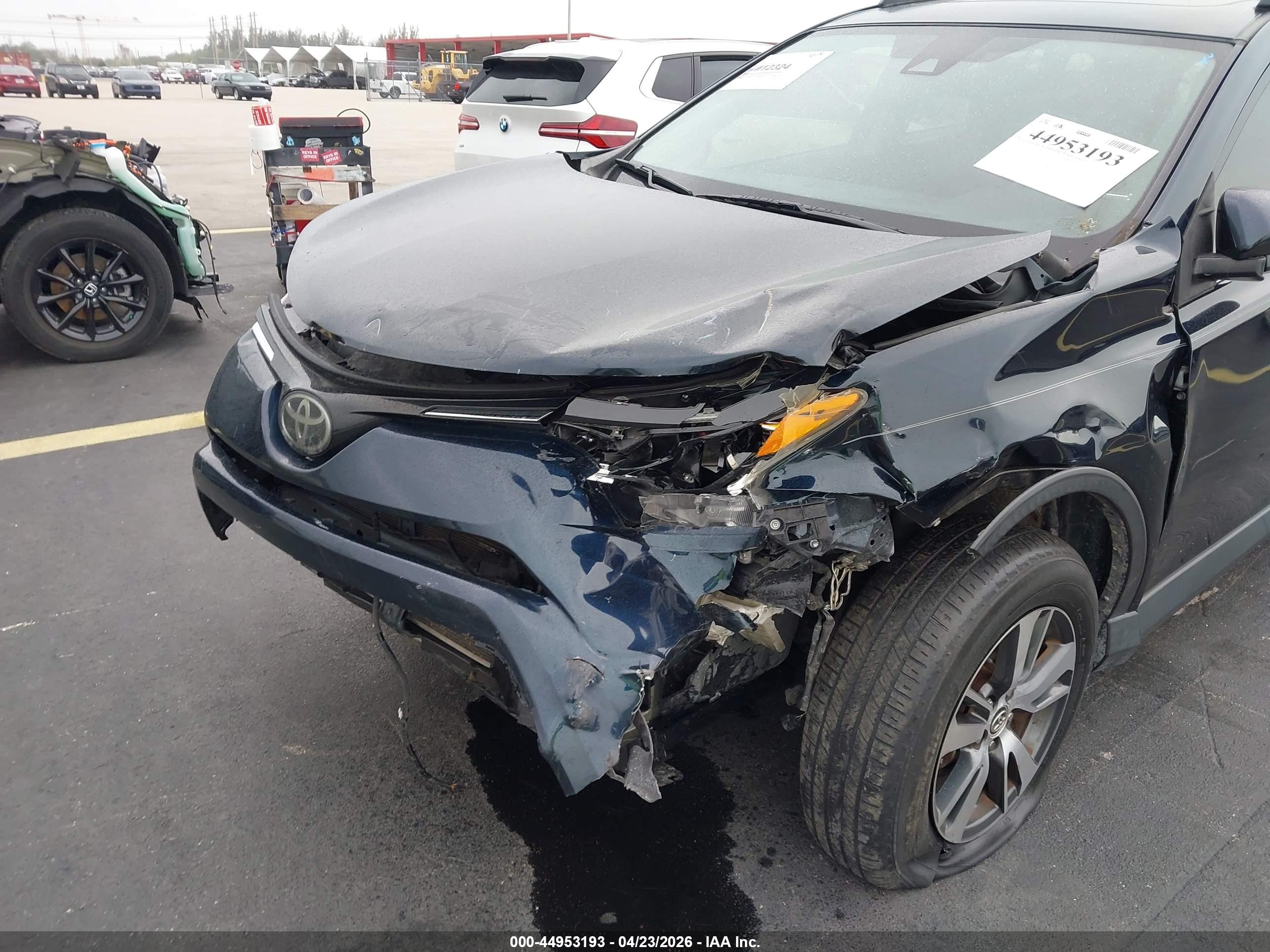 TOYOTA RAV4 image 6