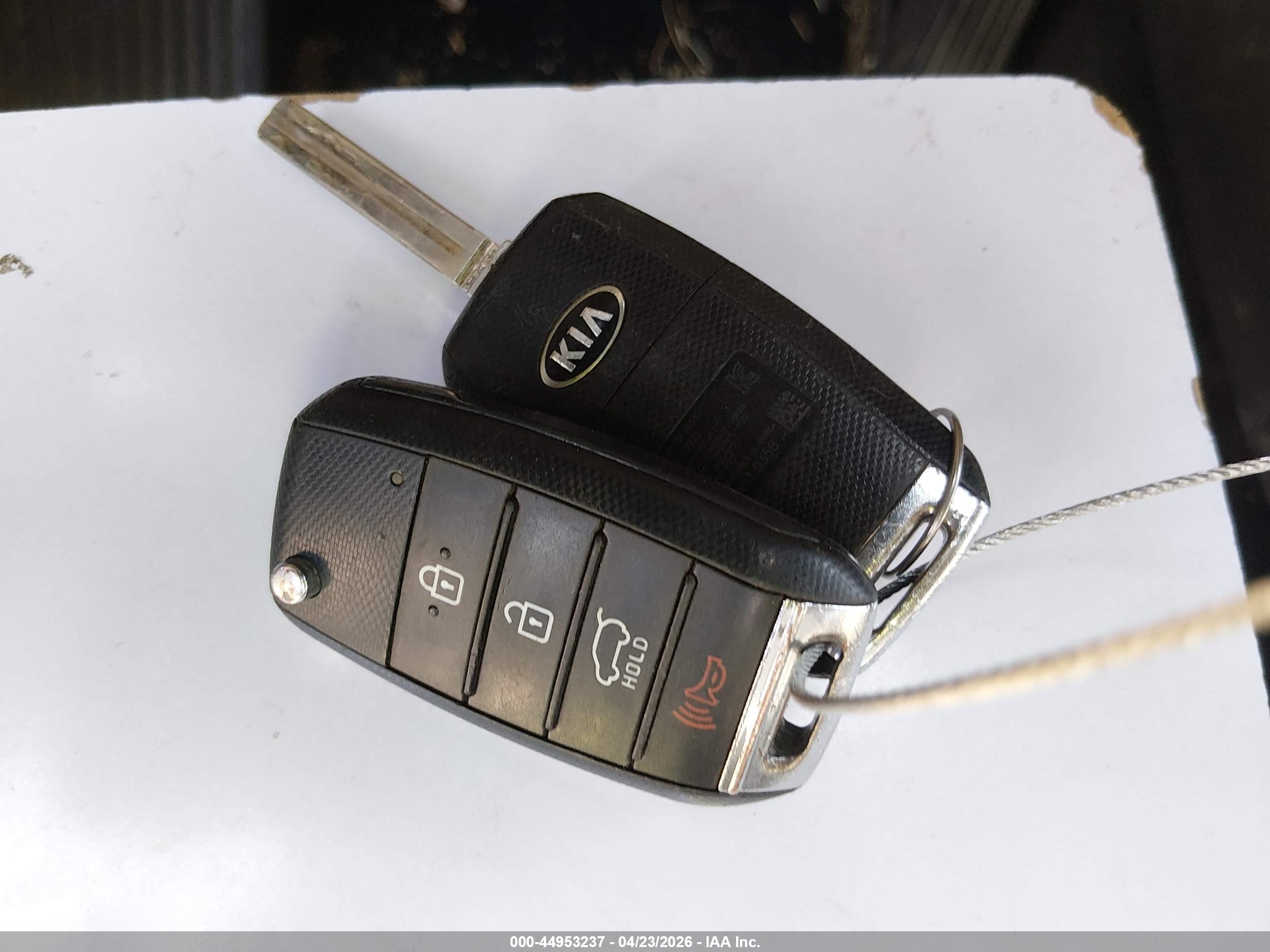 KIA SPORTAGE image 11
