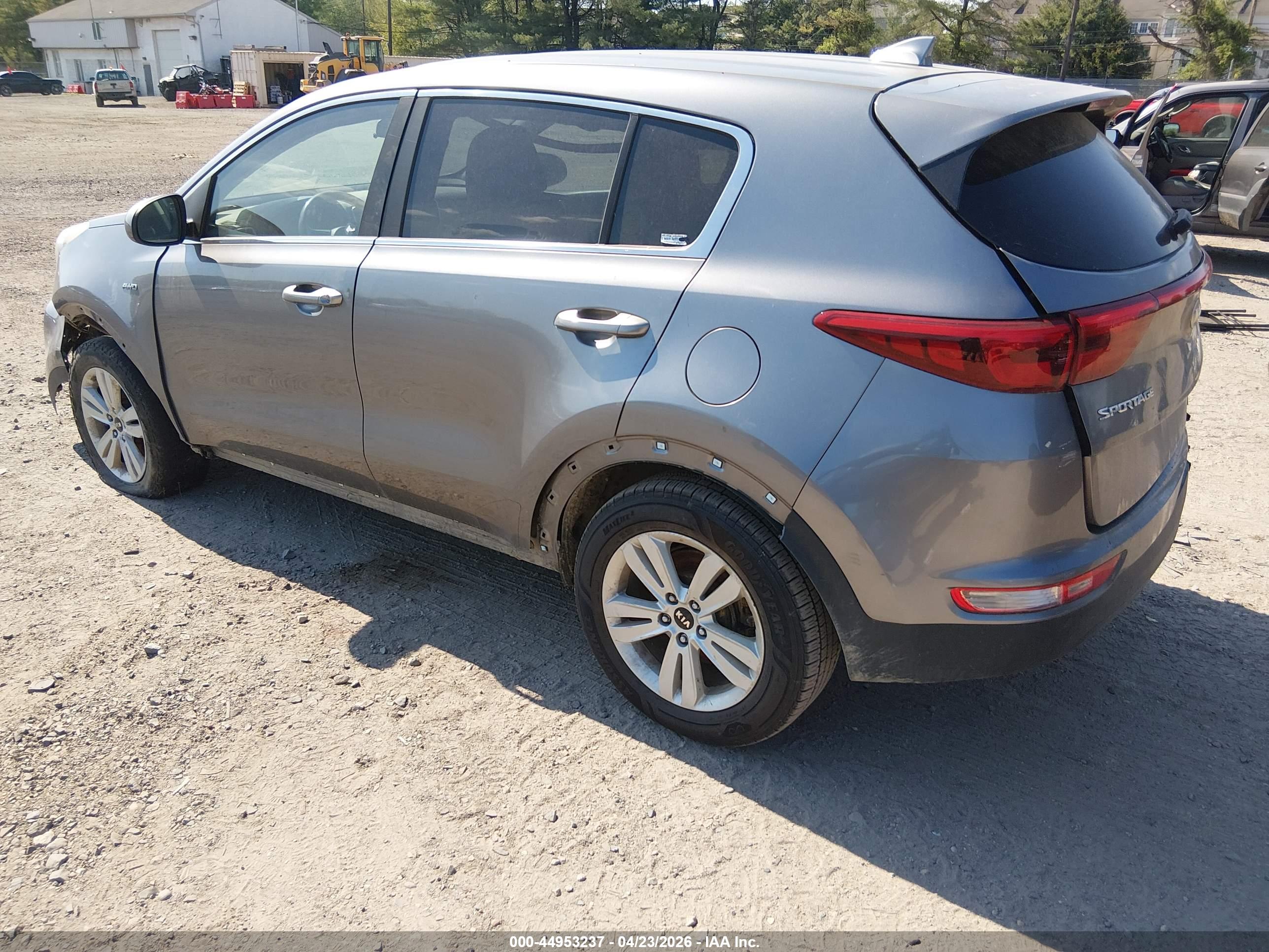 KIA SPORTAGE image 3