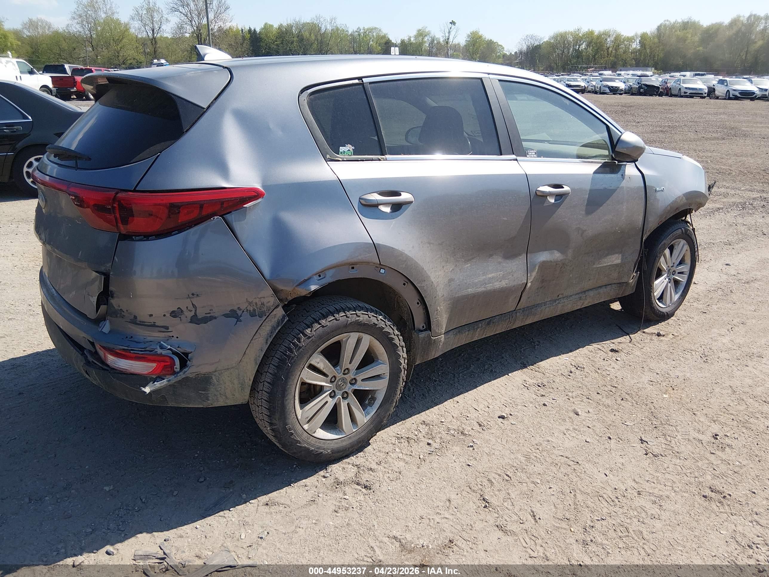 KIA SPORTAGE image 4