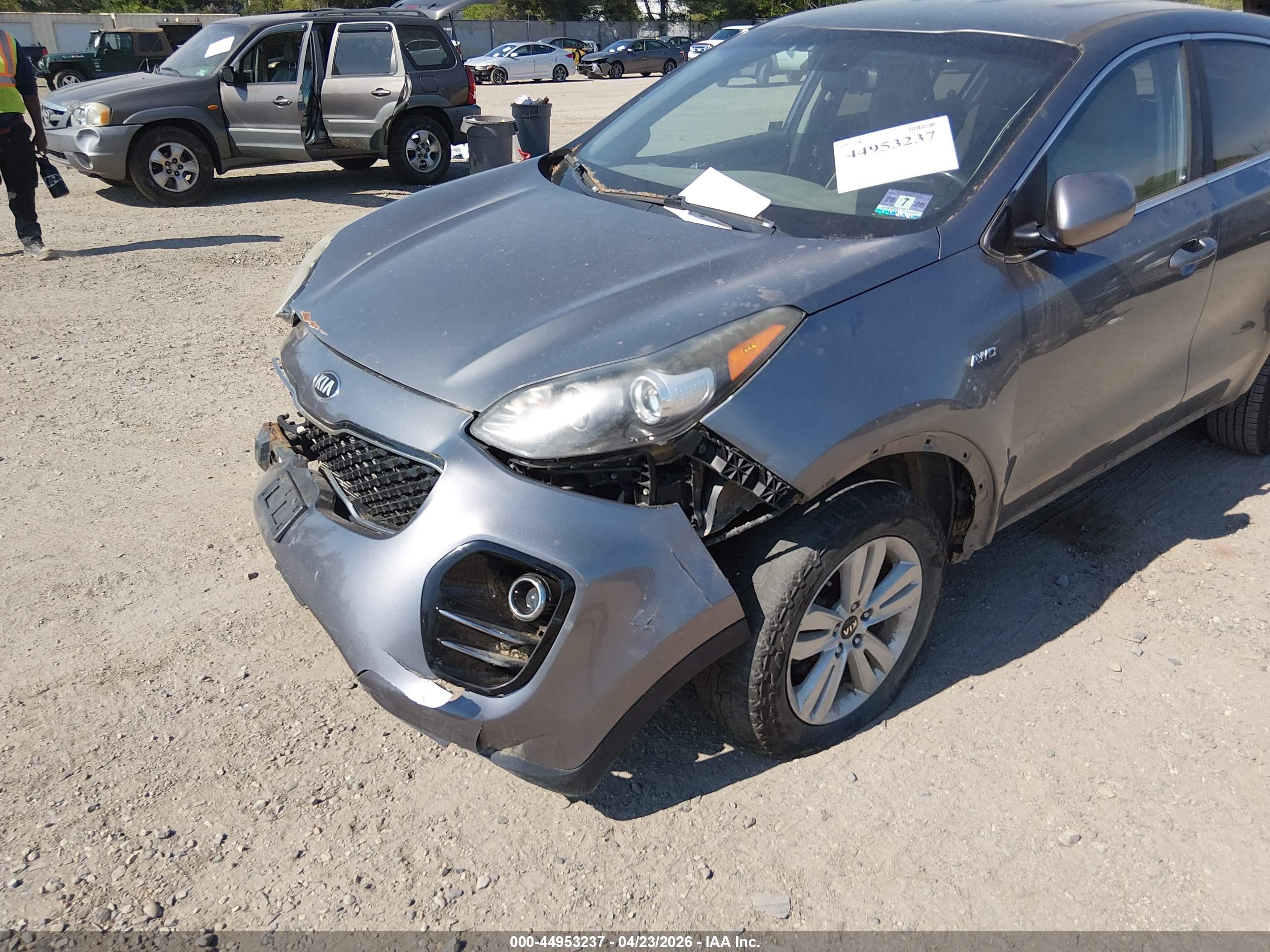 KIA SPORTAGE image 6