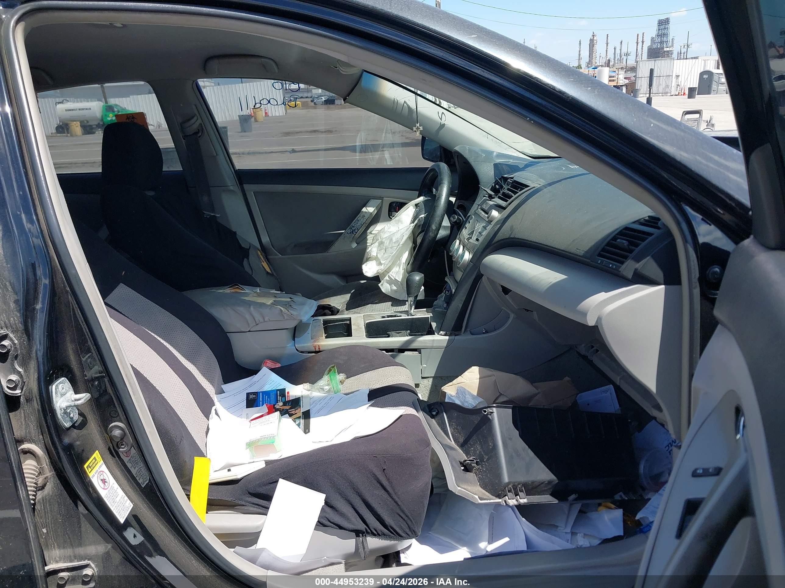 TOYOTA CAMRY image 5