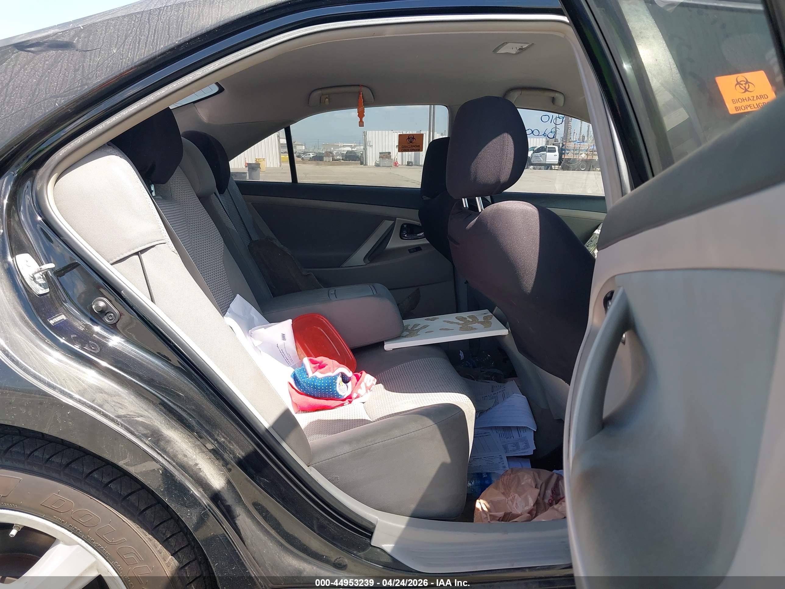 TOYOTA CAMRY image 8