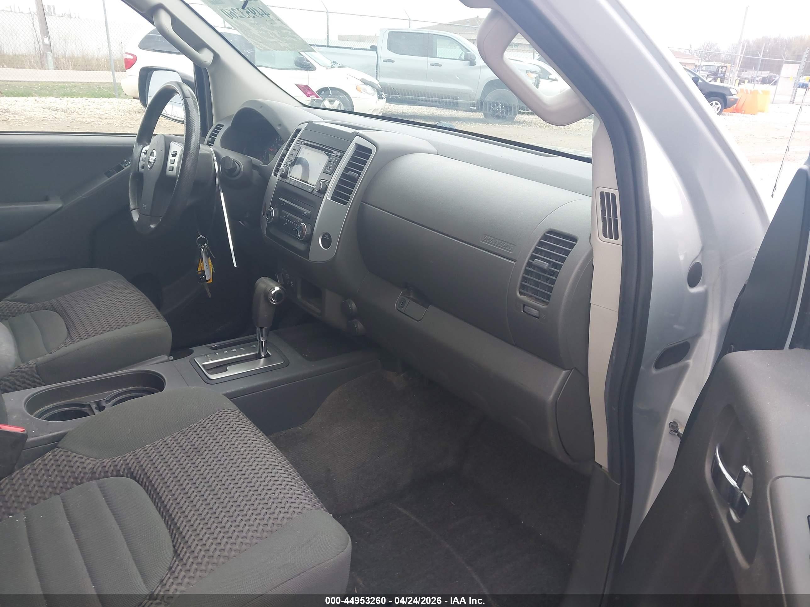 NISSAN FRONTIER image 5
