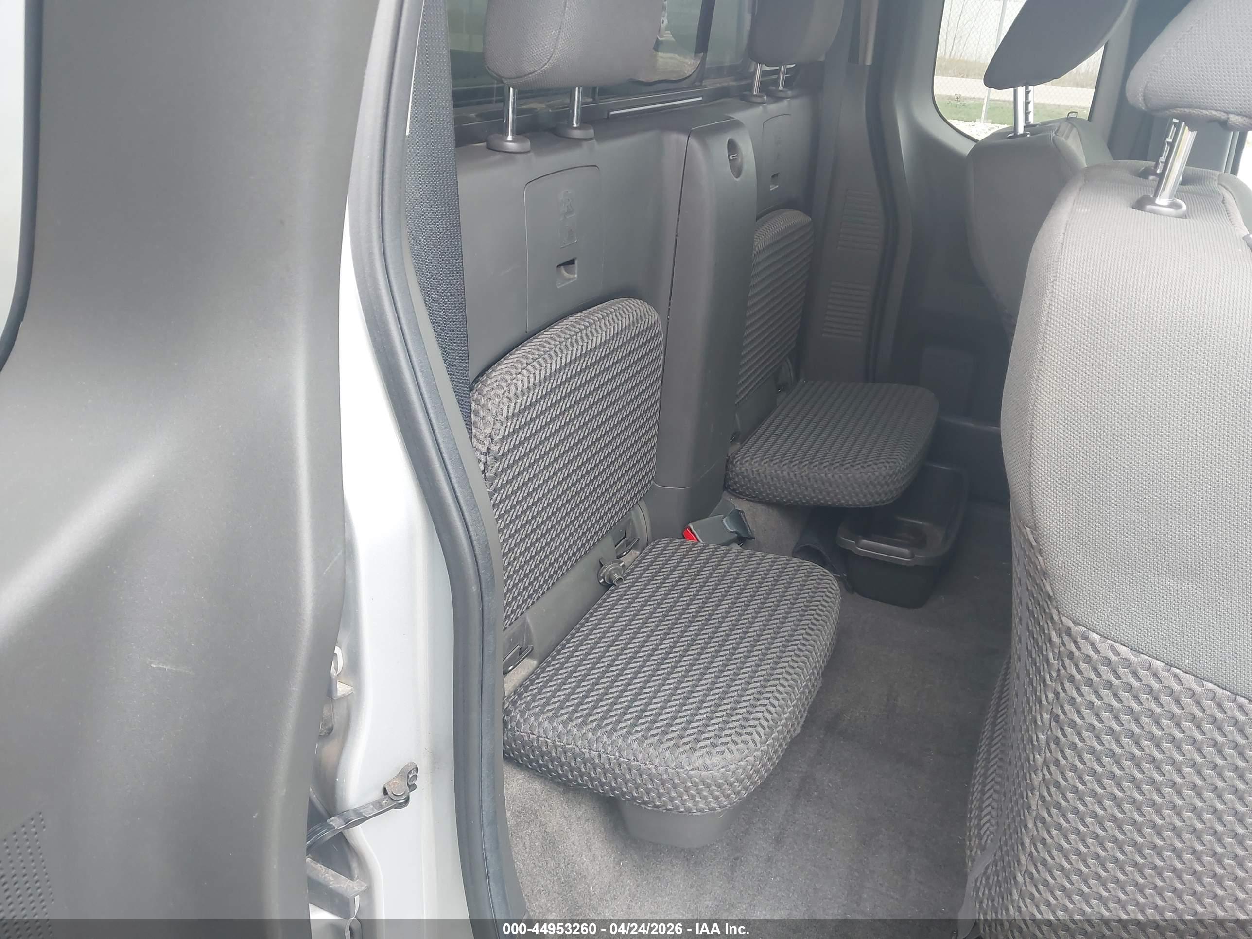 NISSAN FRONTIER image 8