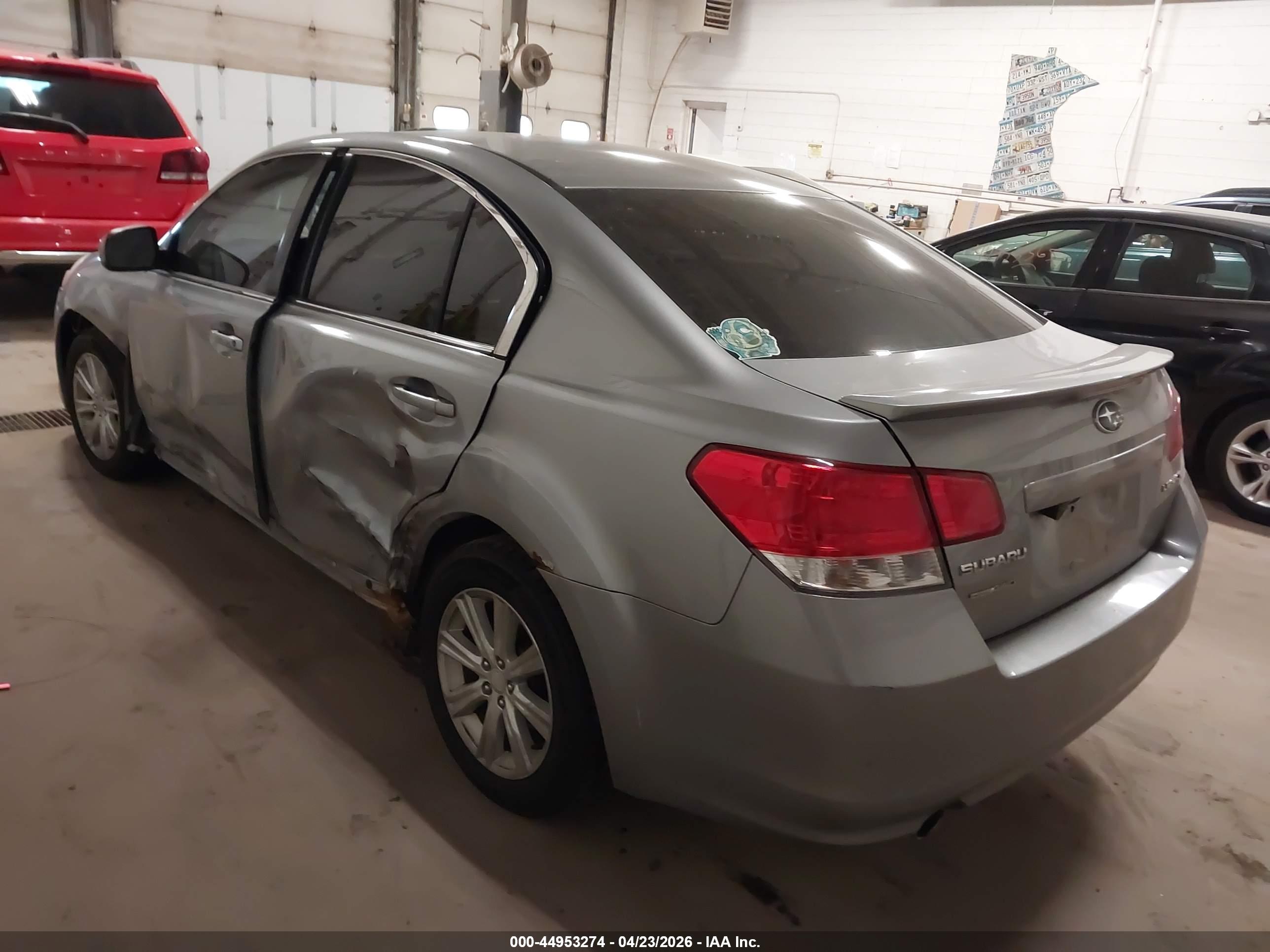 SUBARU LEGACY image 3
