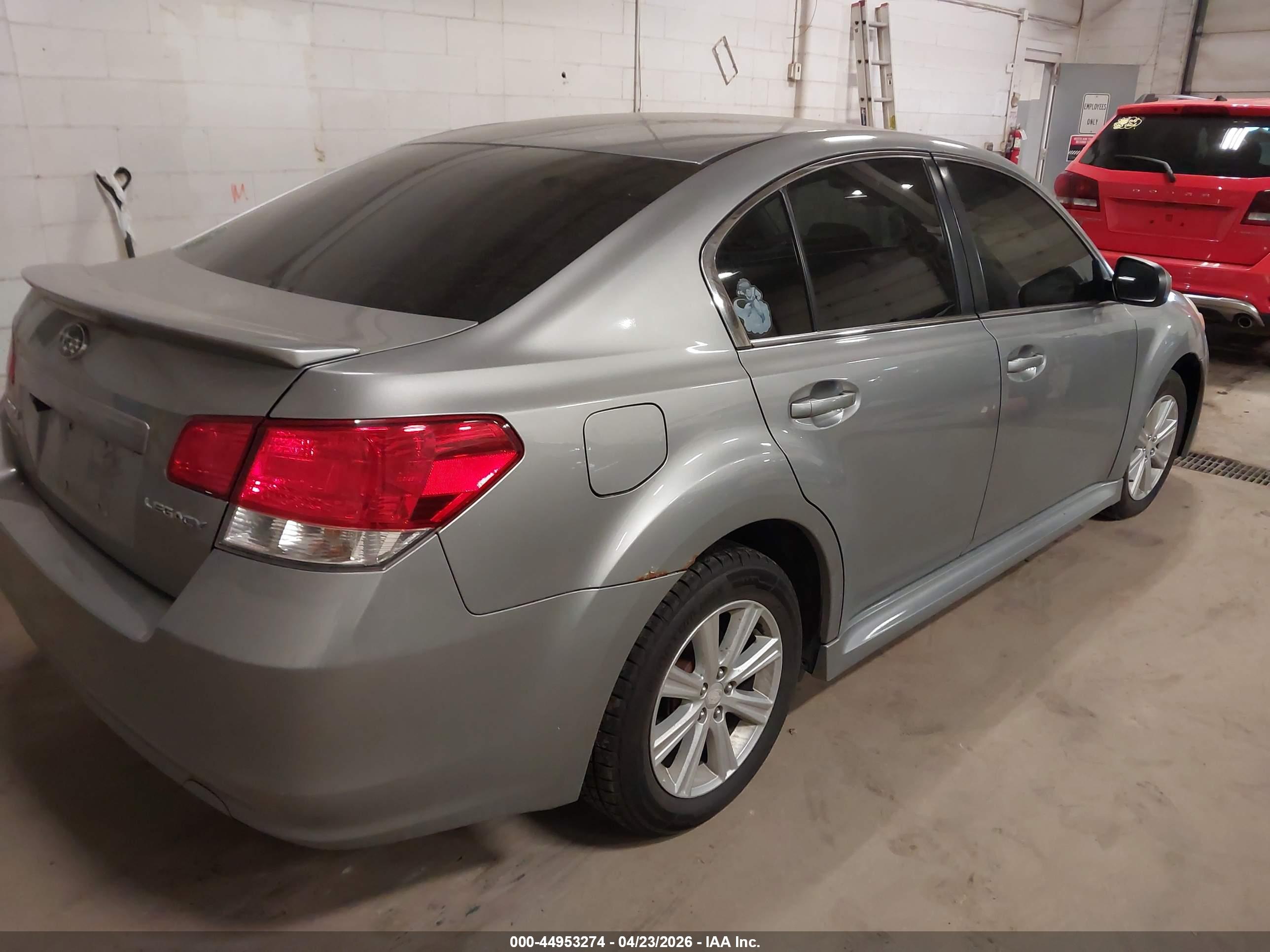 SUBARU LEGACY image 4