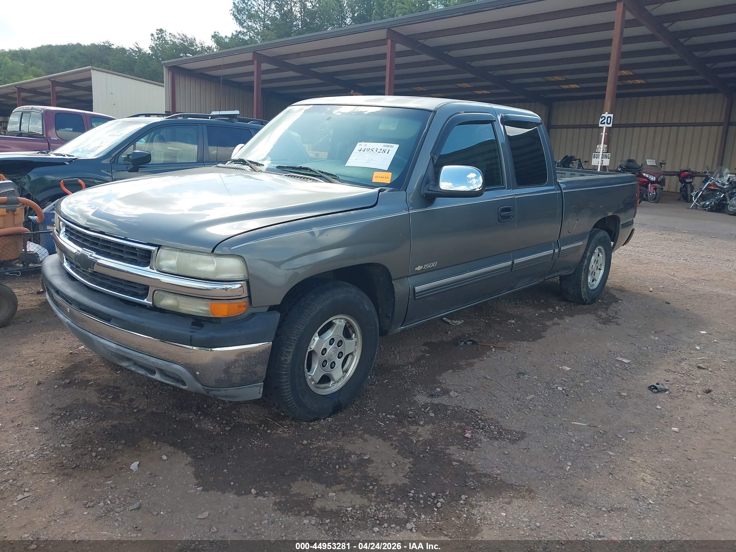 CHEVROLET SILVERADO image 2