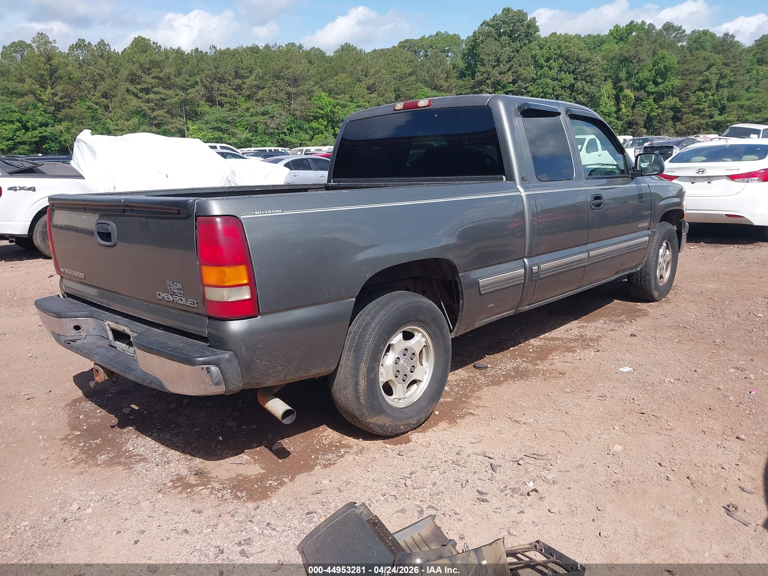 CHEVROLET SILVERADO image 4
