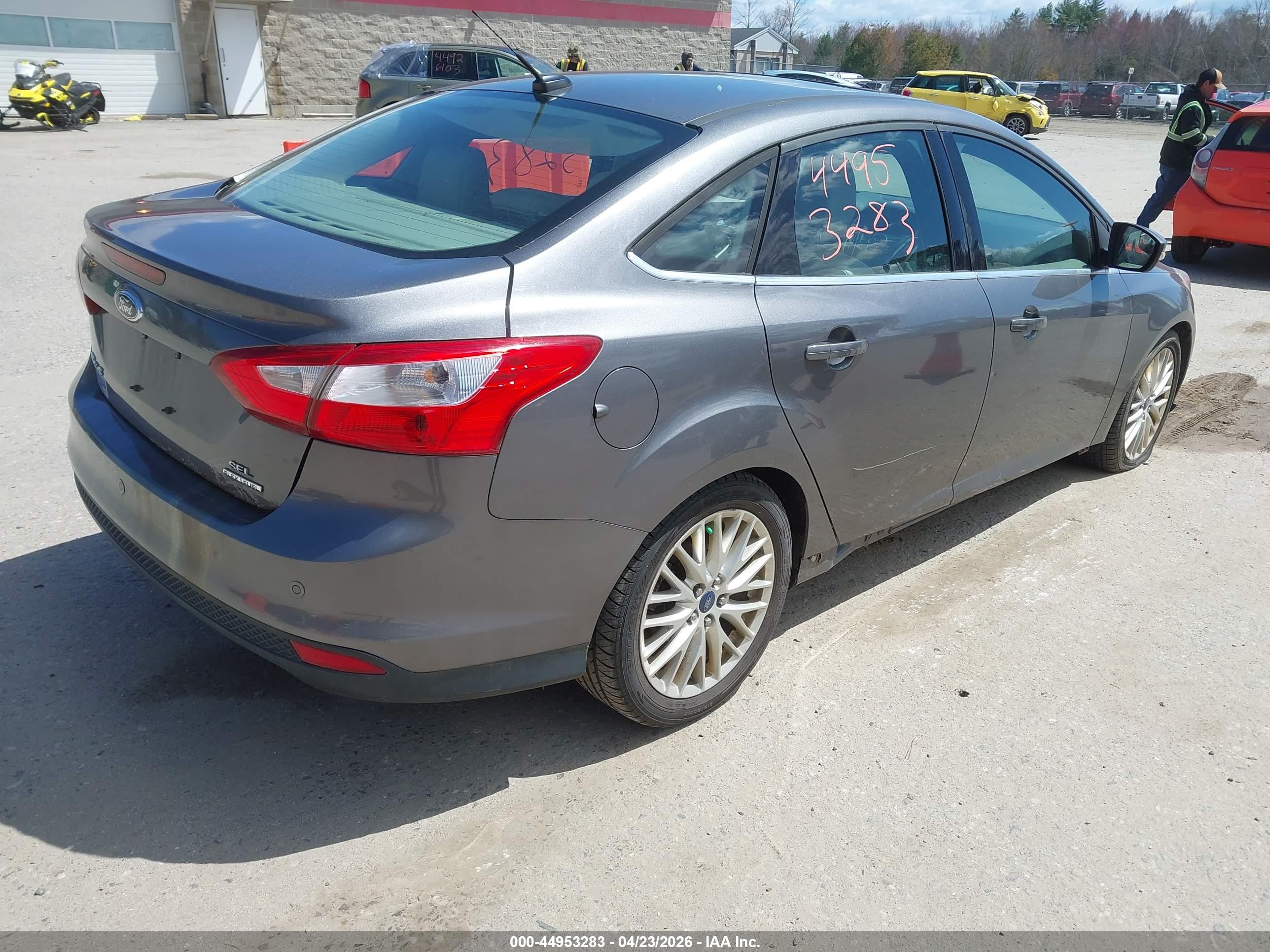 FORD FOCUS image 4