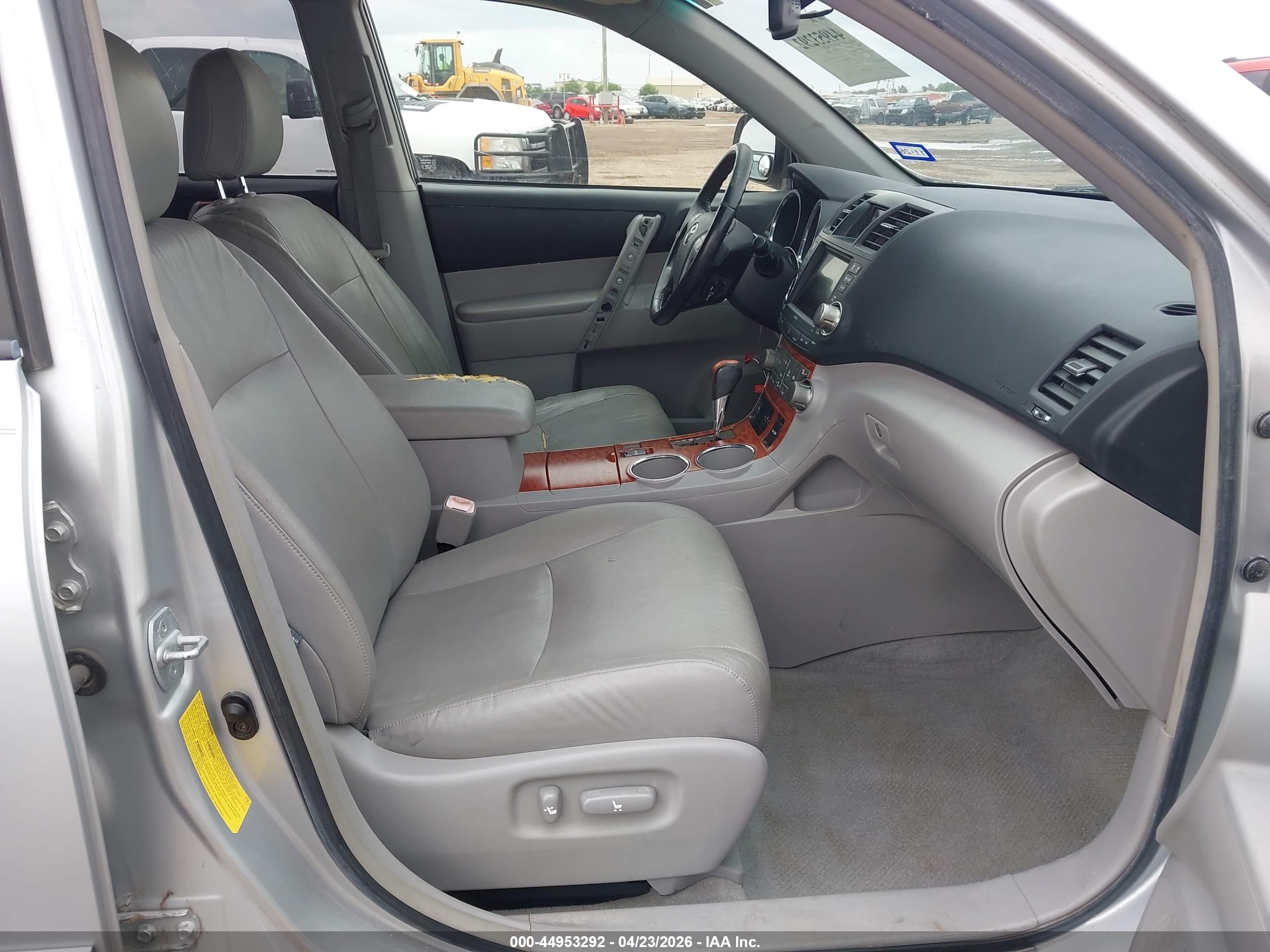 TOYOTA HIGHLANDER image 5