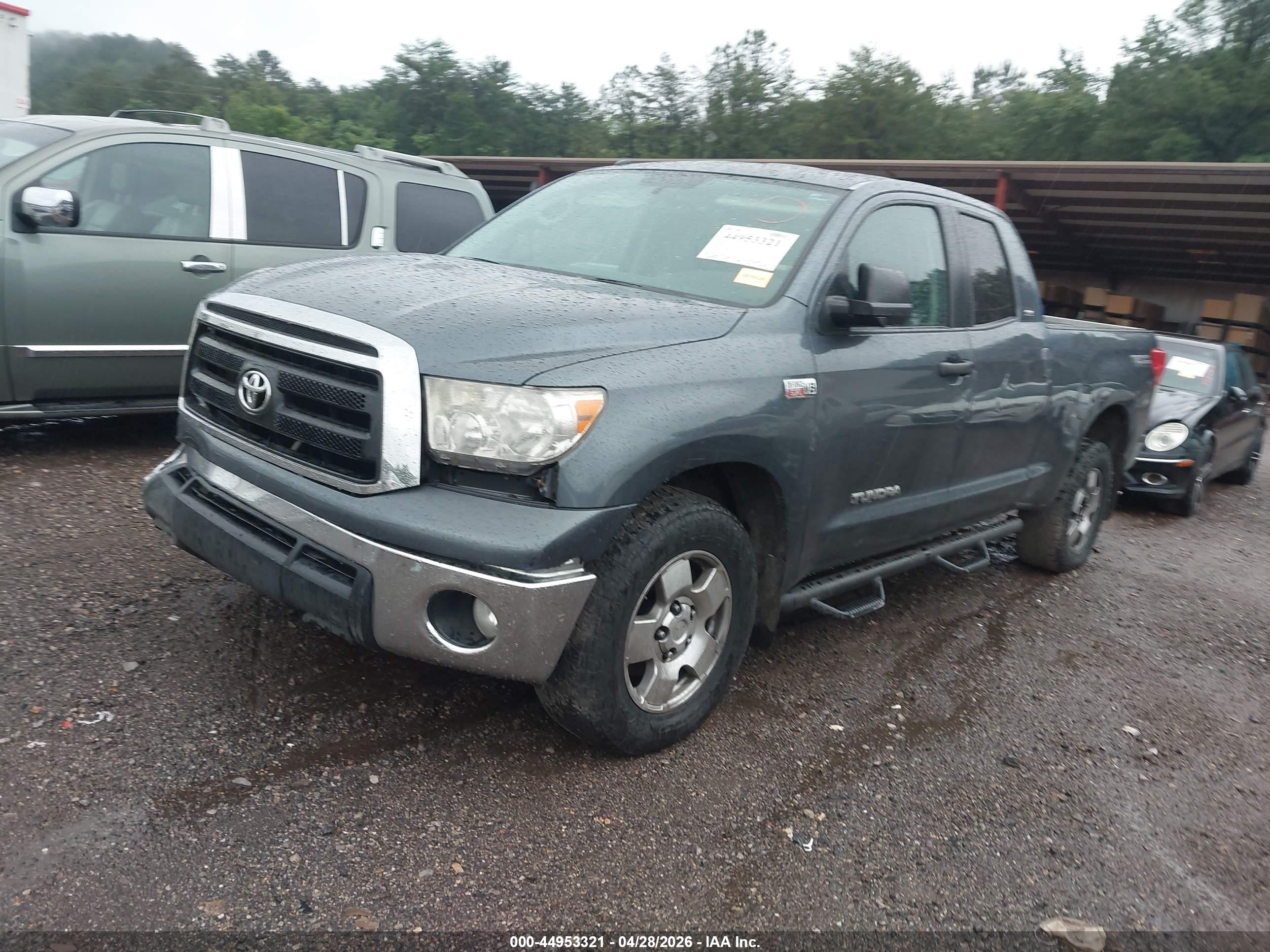 TOYOTA TUNDRA image 2