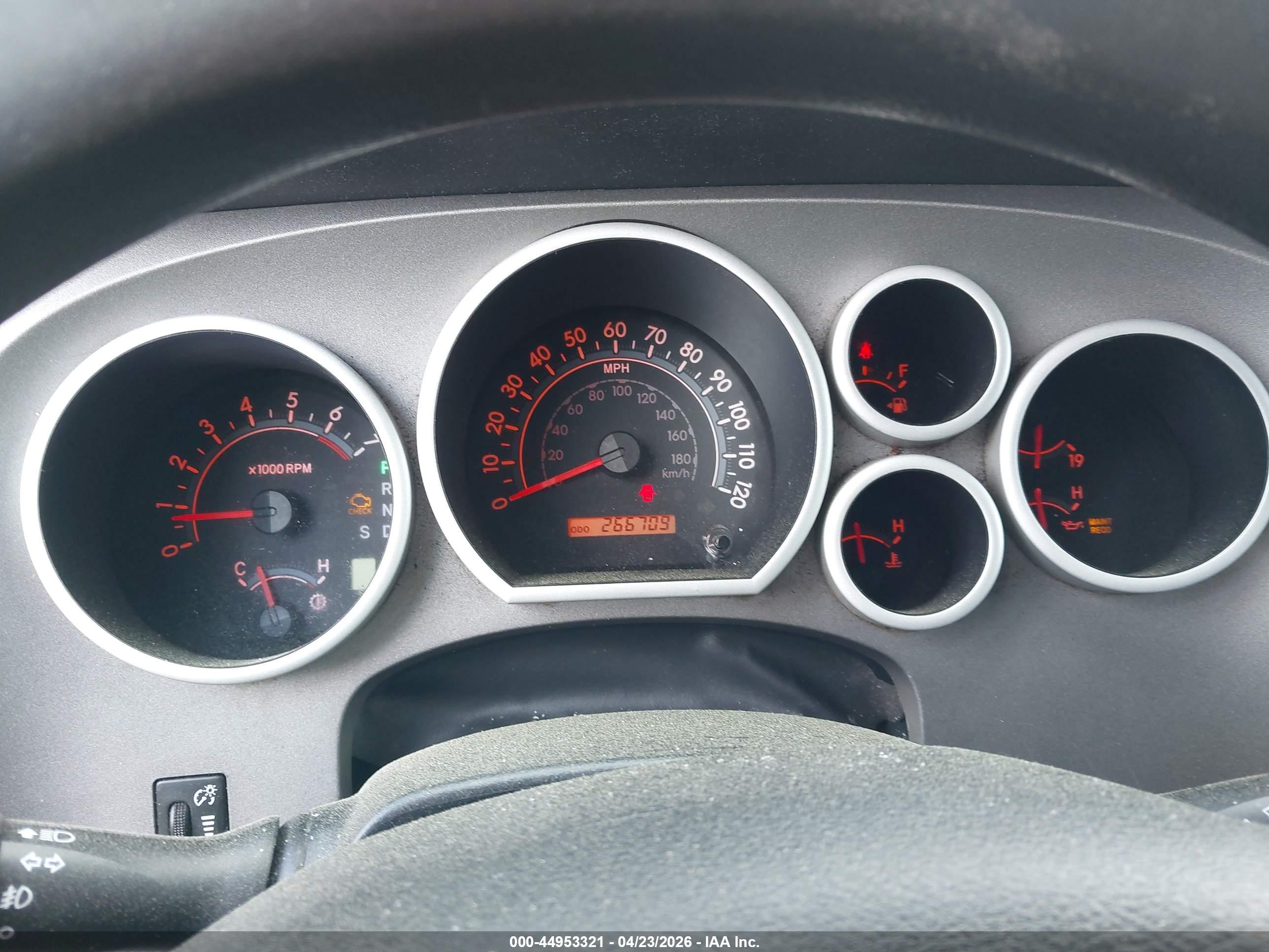 TOYOTA TUNDRA image 7