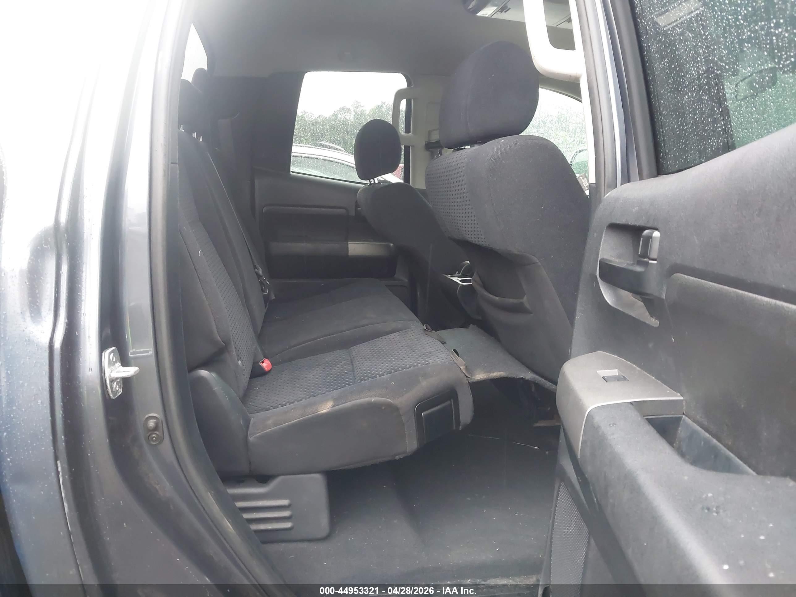 TOYOTA TUNDRA image 8