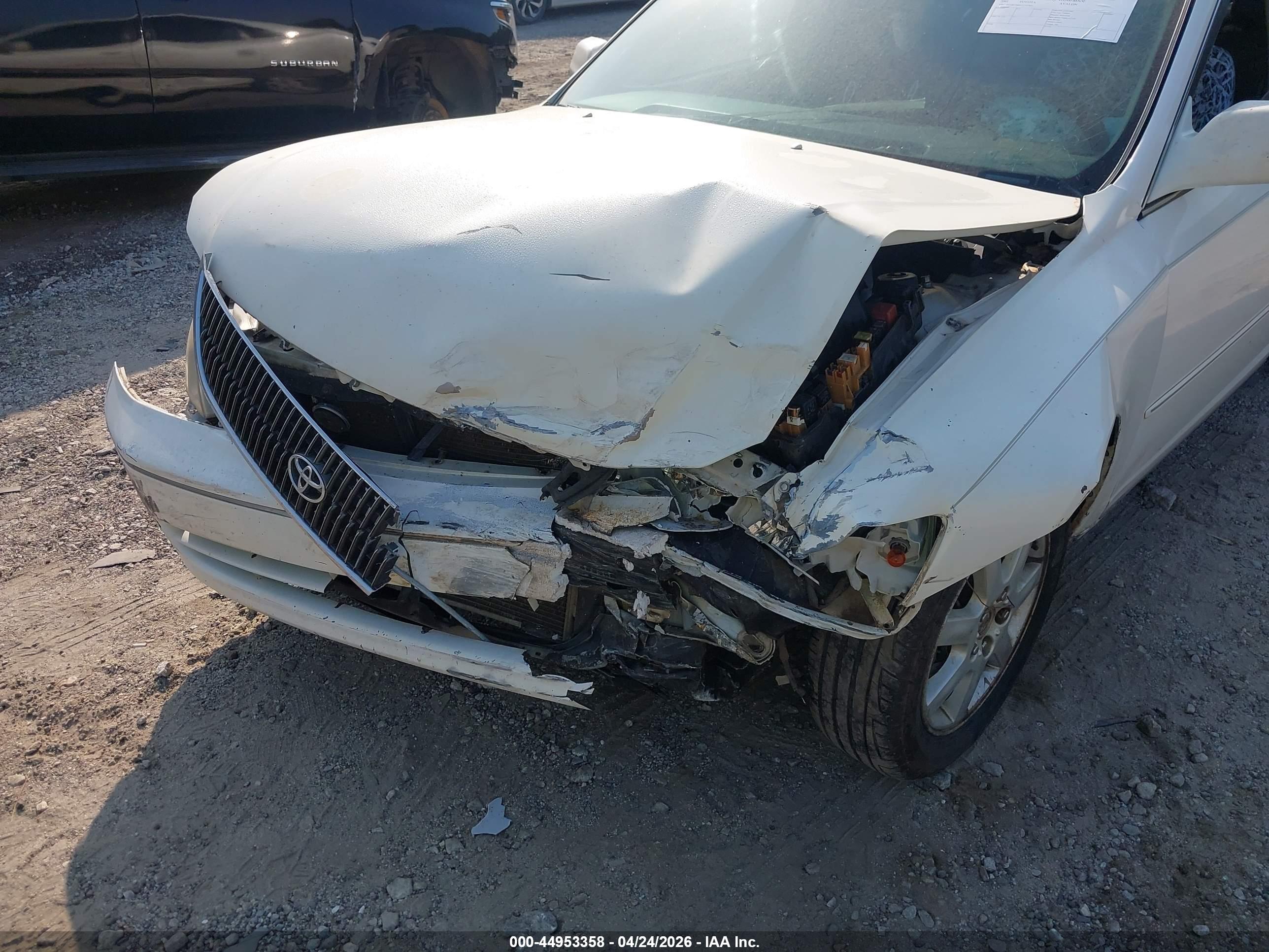 TOYOTA AVALON image 6