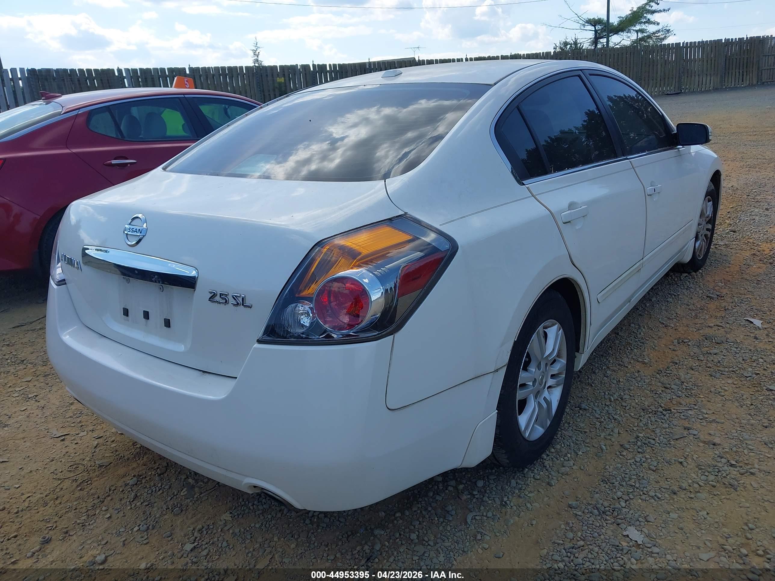 NISSAN ALTIMA image 4