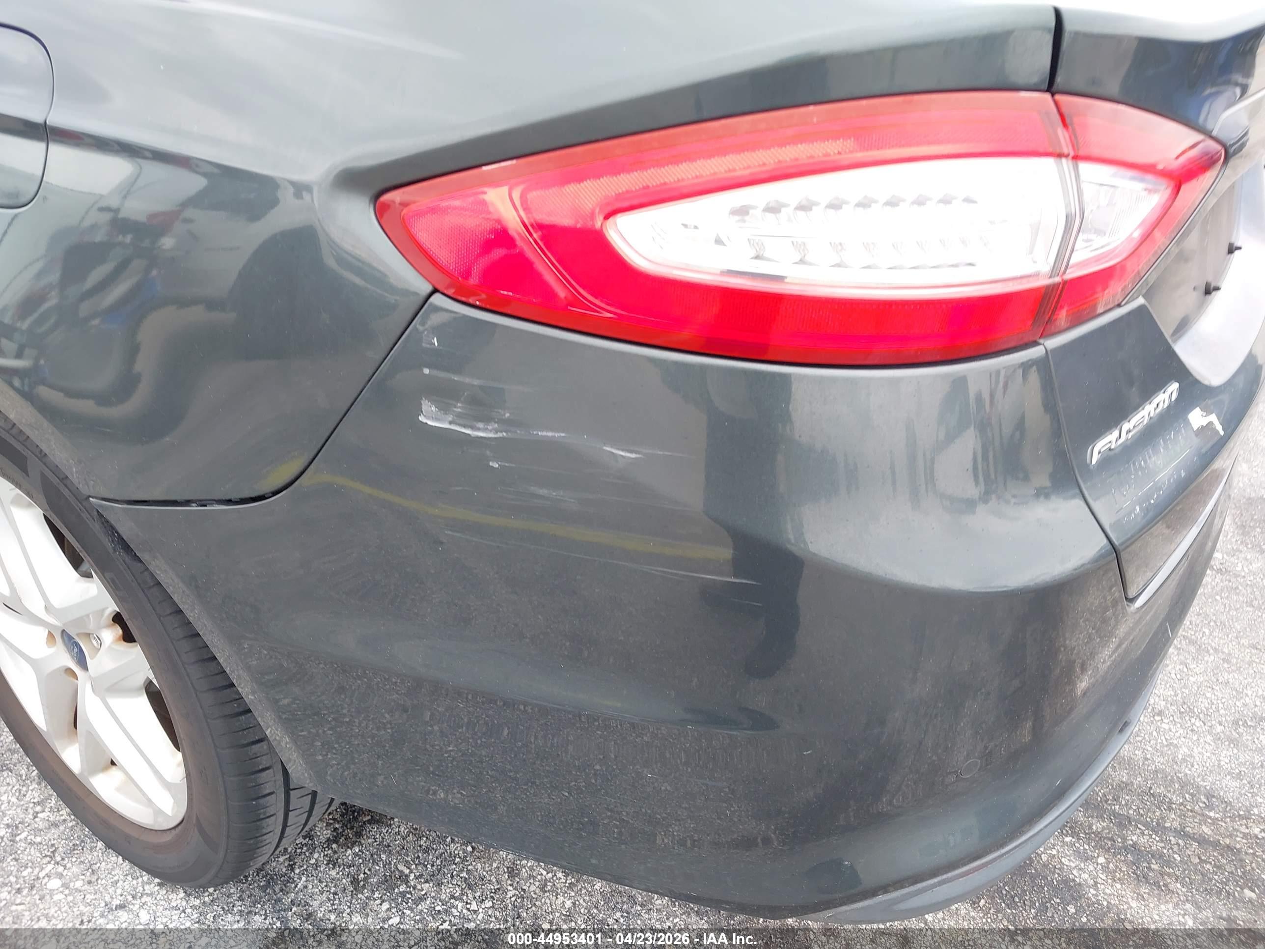 FORD FUSION image 6