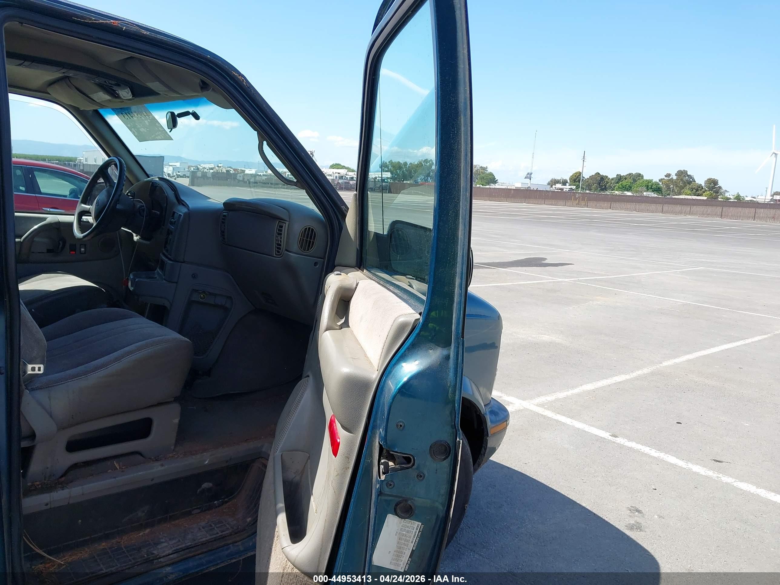 CHEVROLET ASTRO image 5