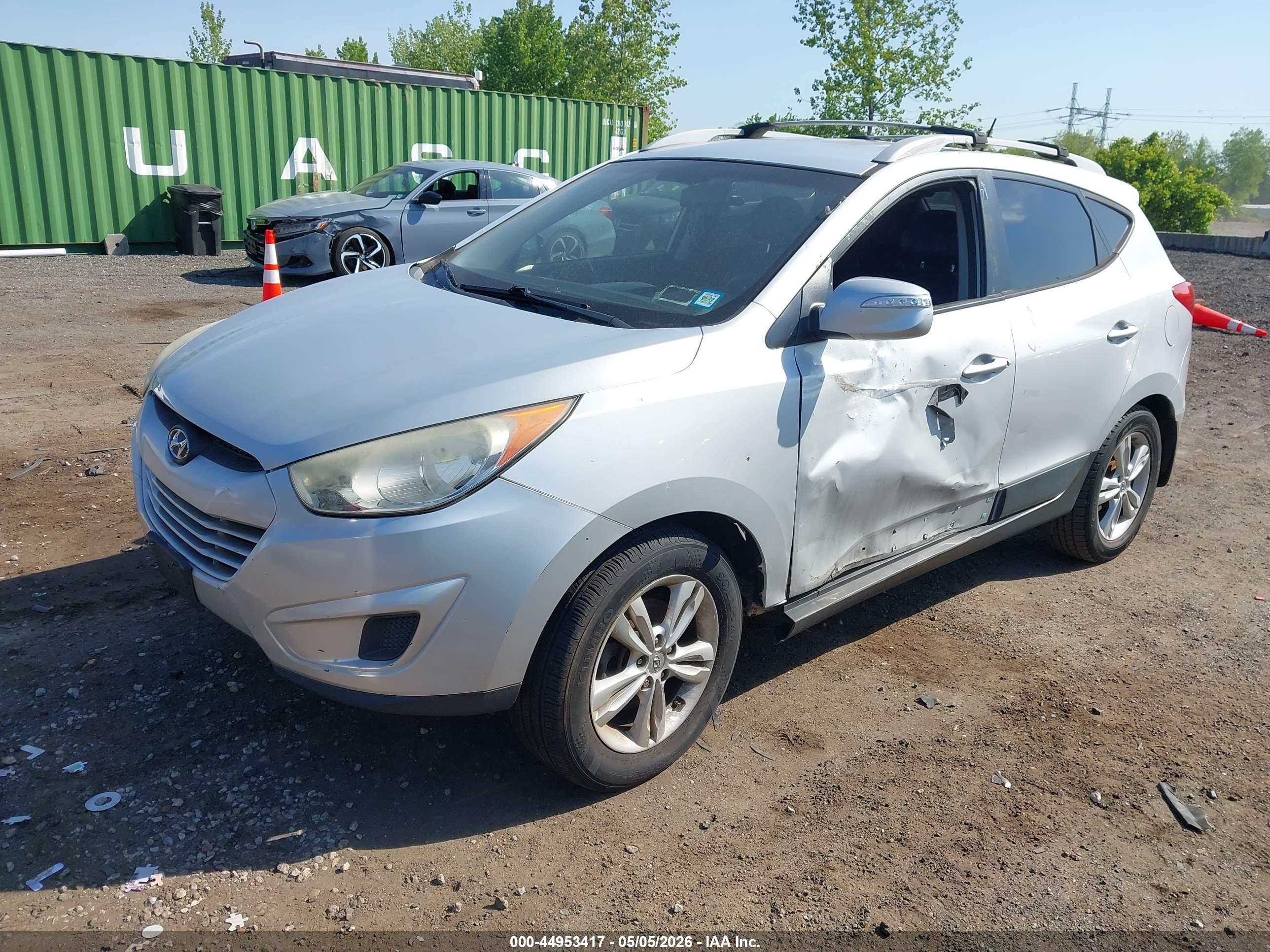 HYUNDAI TUCSON image 2