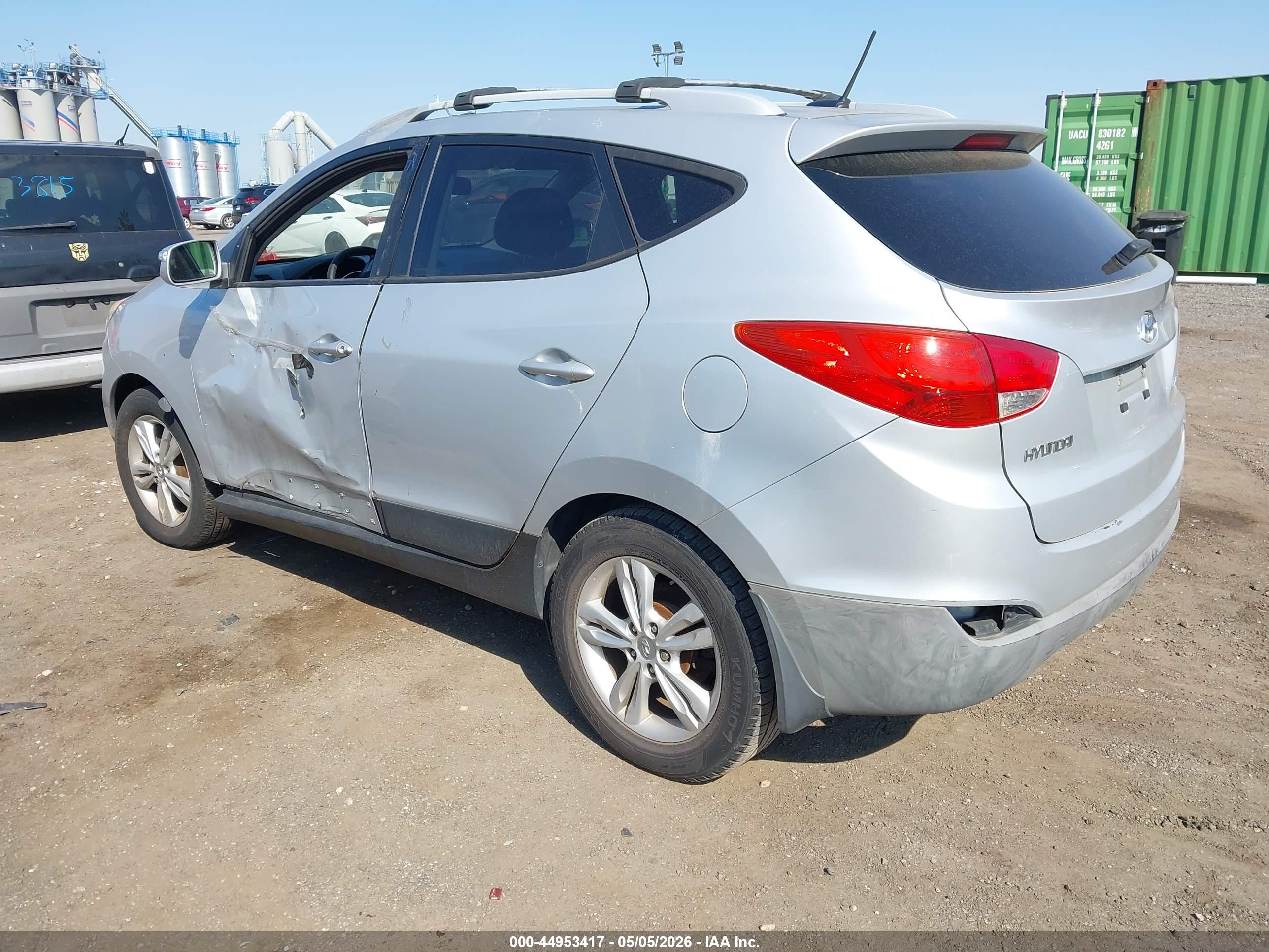 HYUNDAI TUCSON image 3
