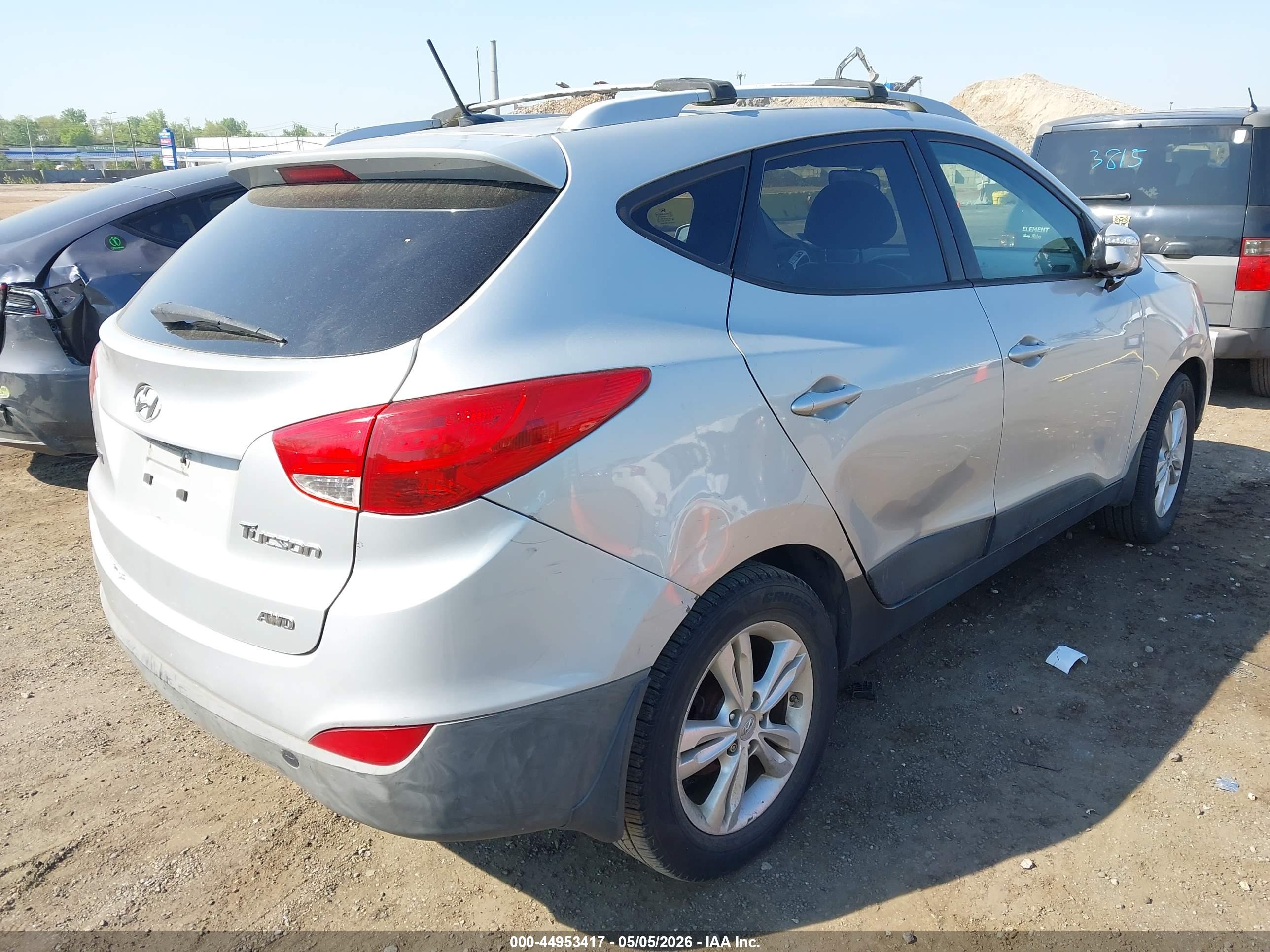 HYUNDAI TUCSON image 4