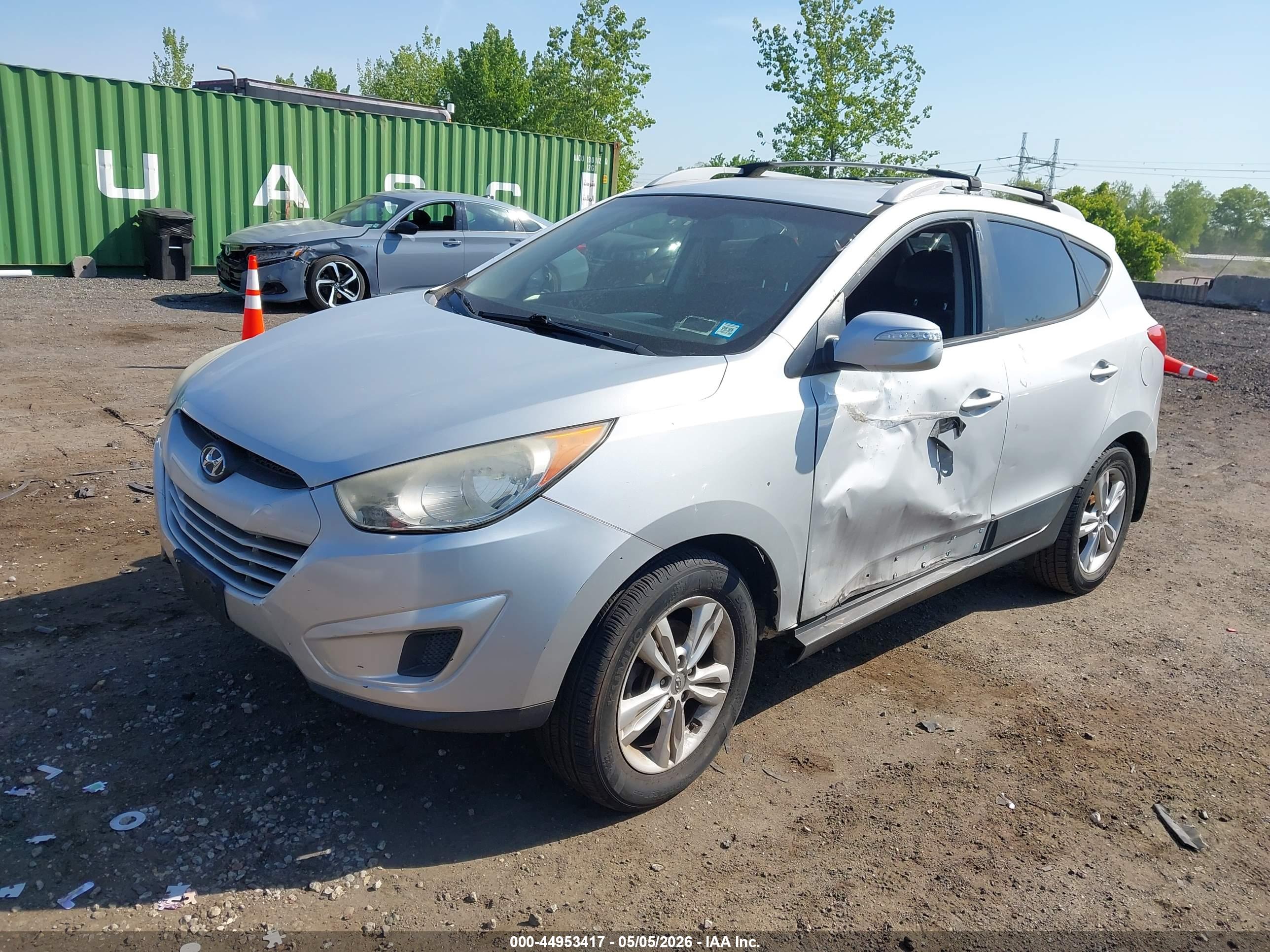 HYUNDAI TUCSON image 6