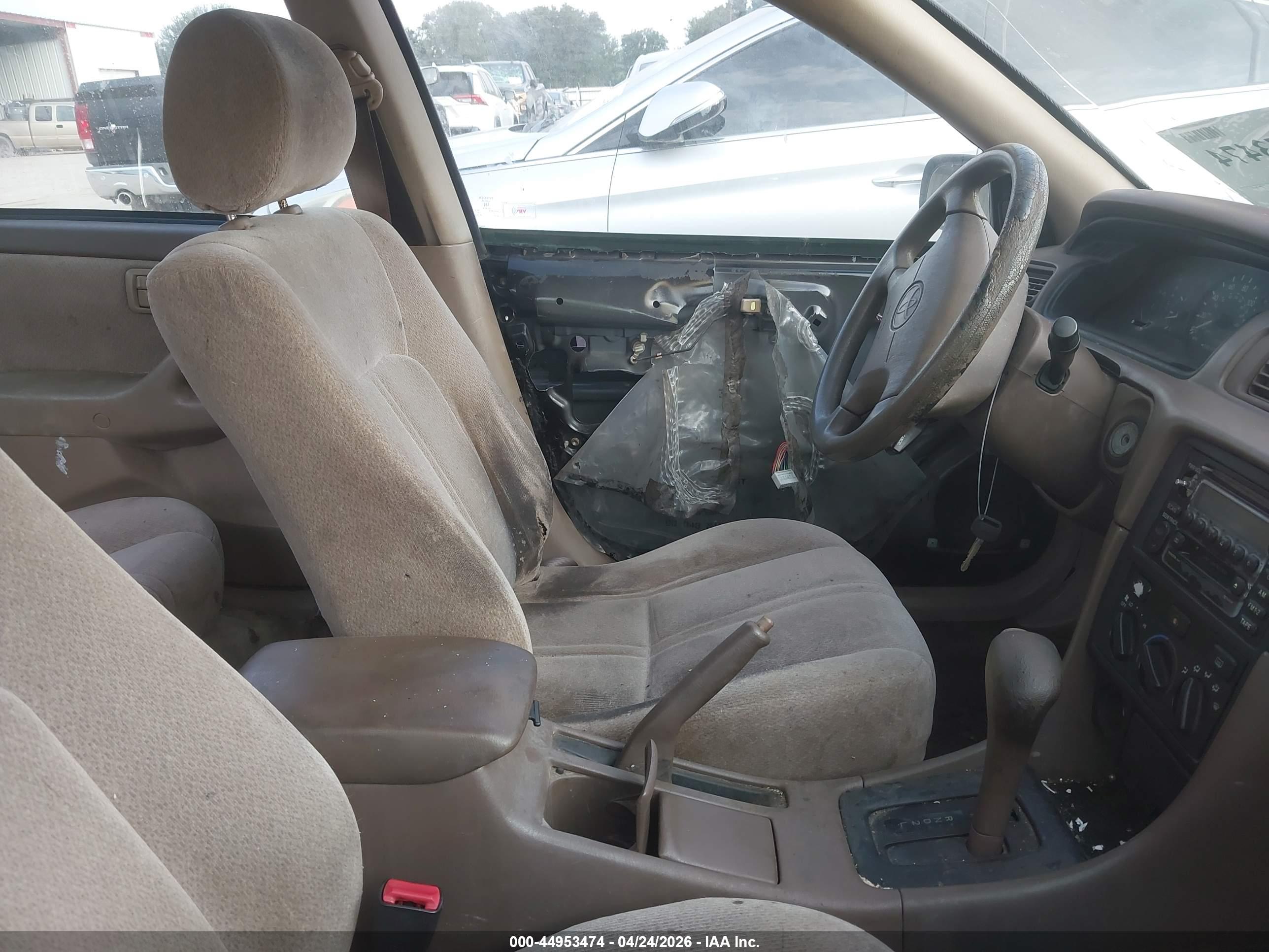 TOYOTA CAMRY image 5