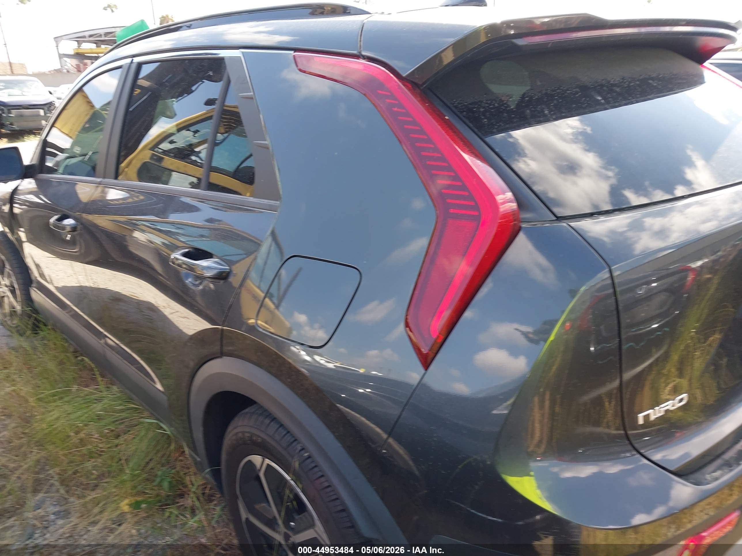 KIA NIRO image 3