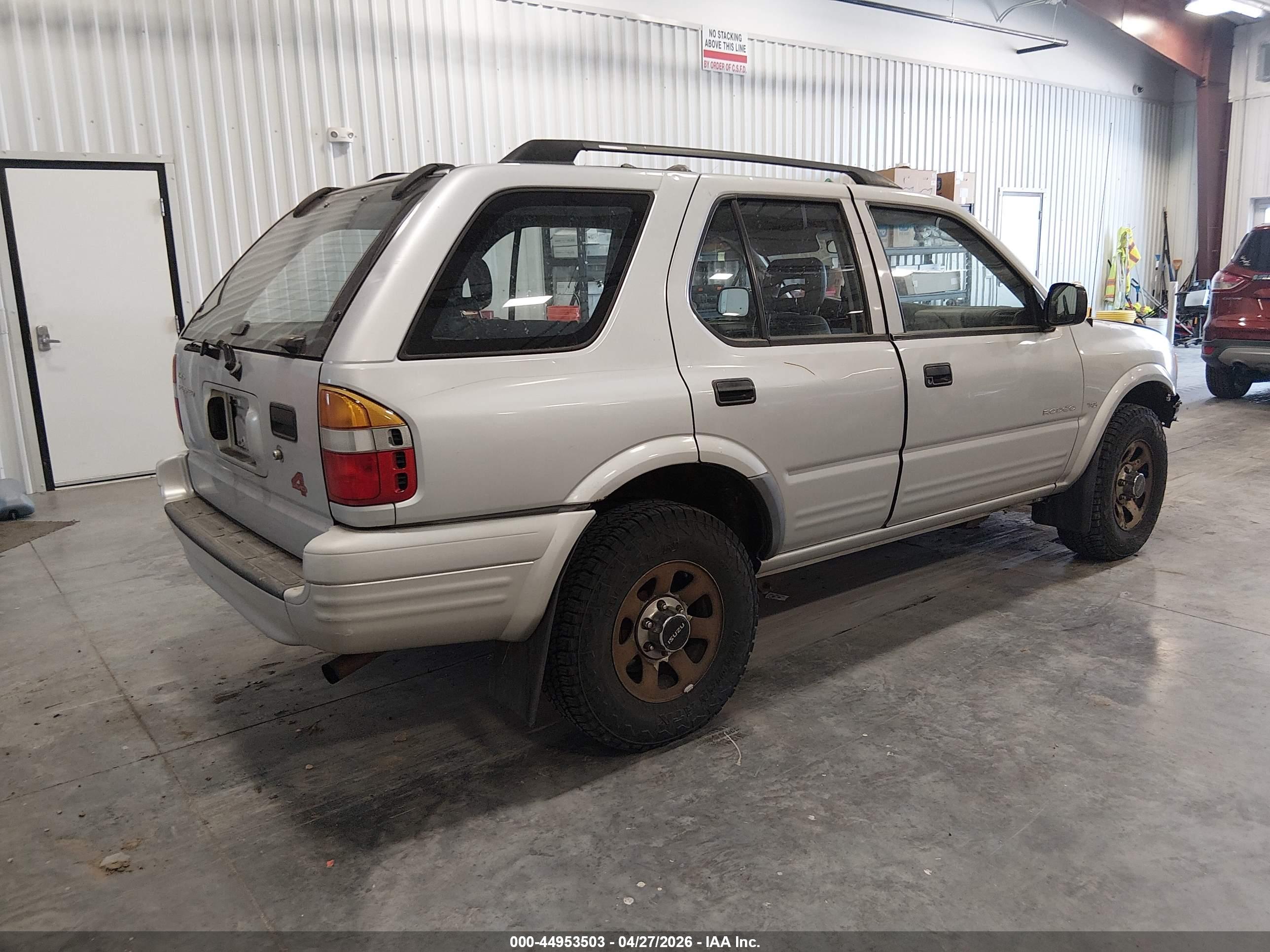 ISUZU RODEO image 4