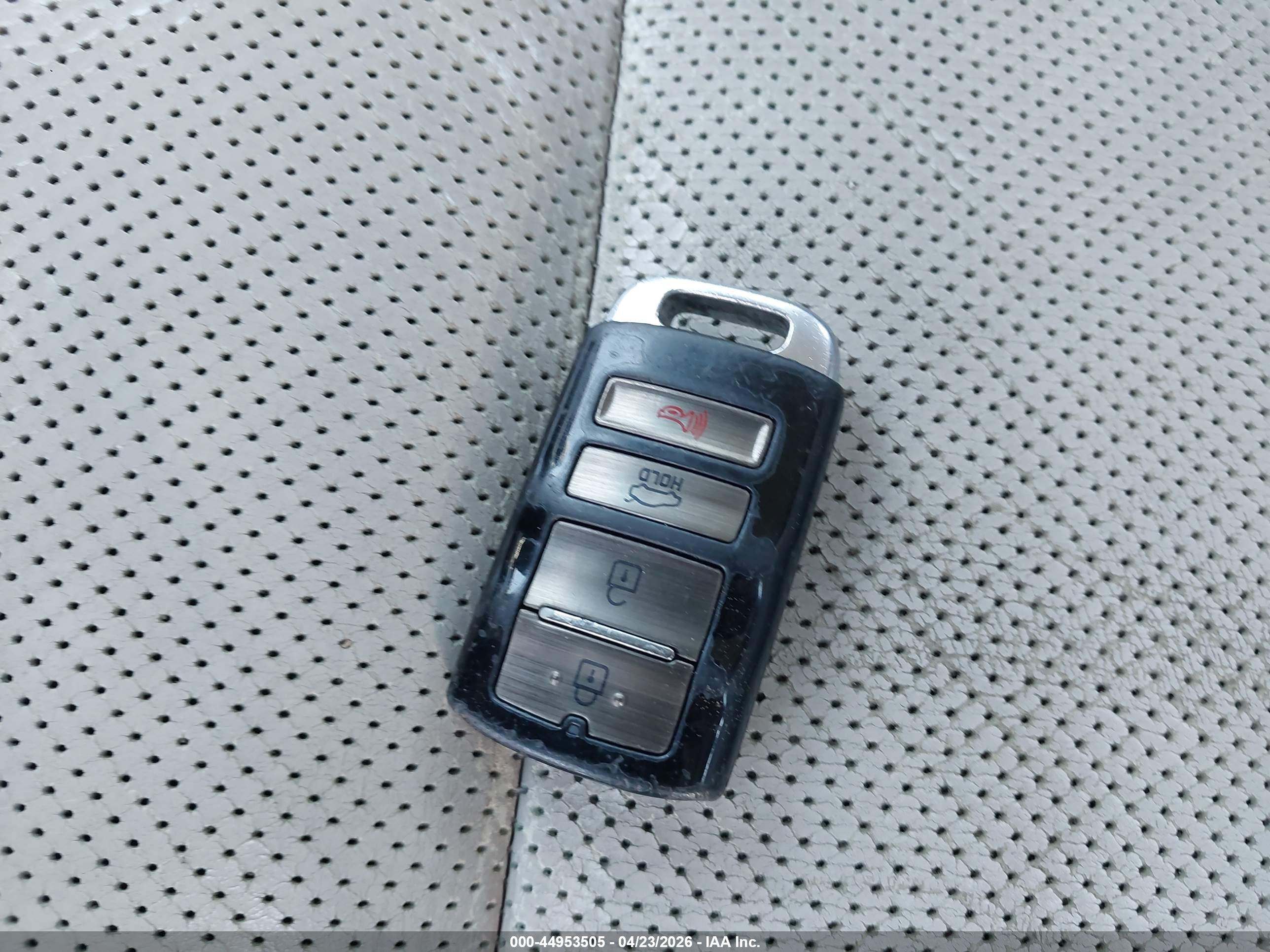 KIA CADENZA image 11