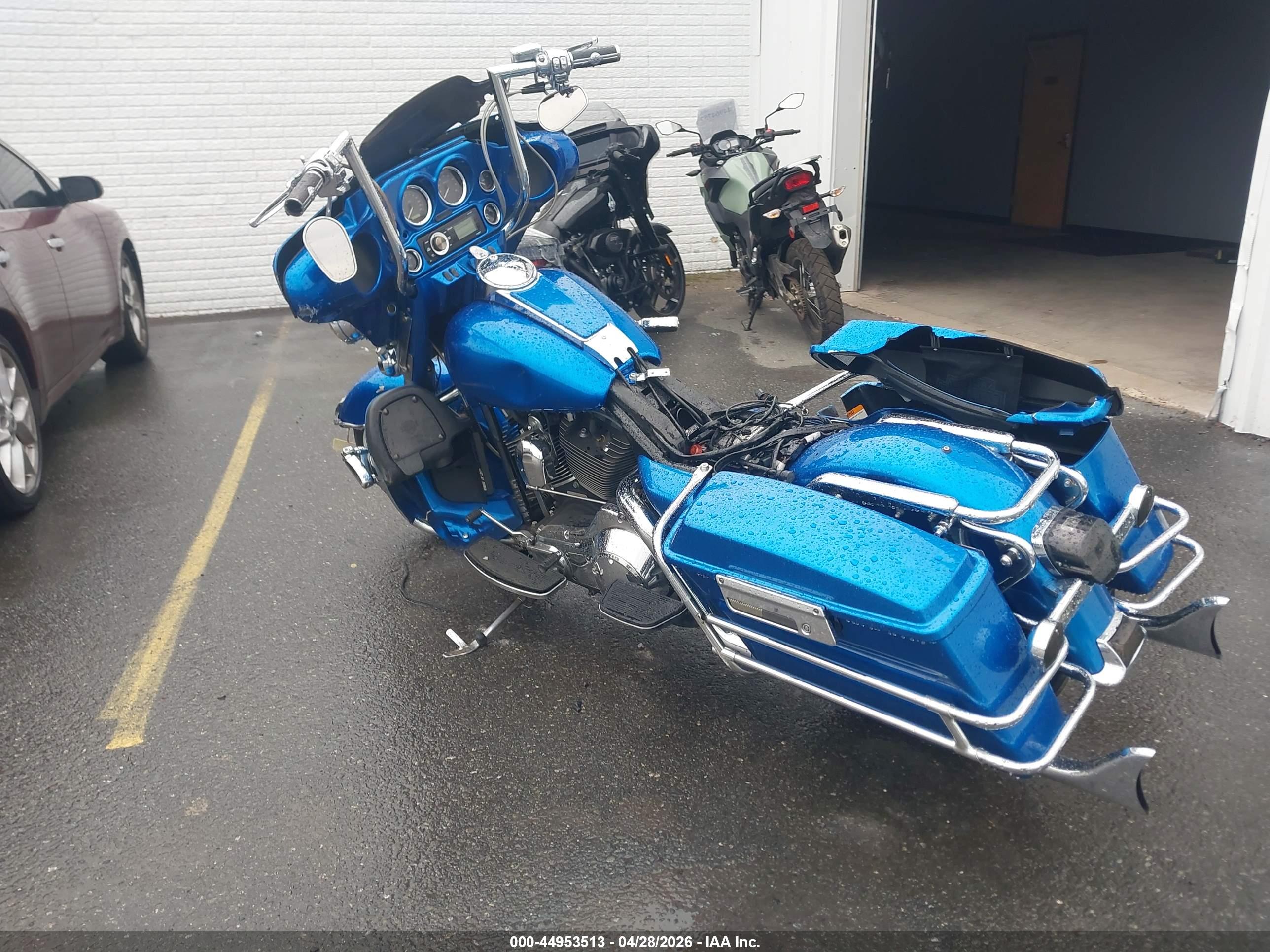 HARLEY-DAVIDSON FLHTCUI image 3