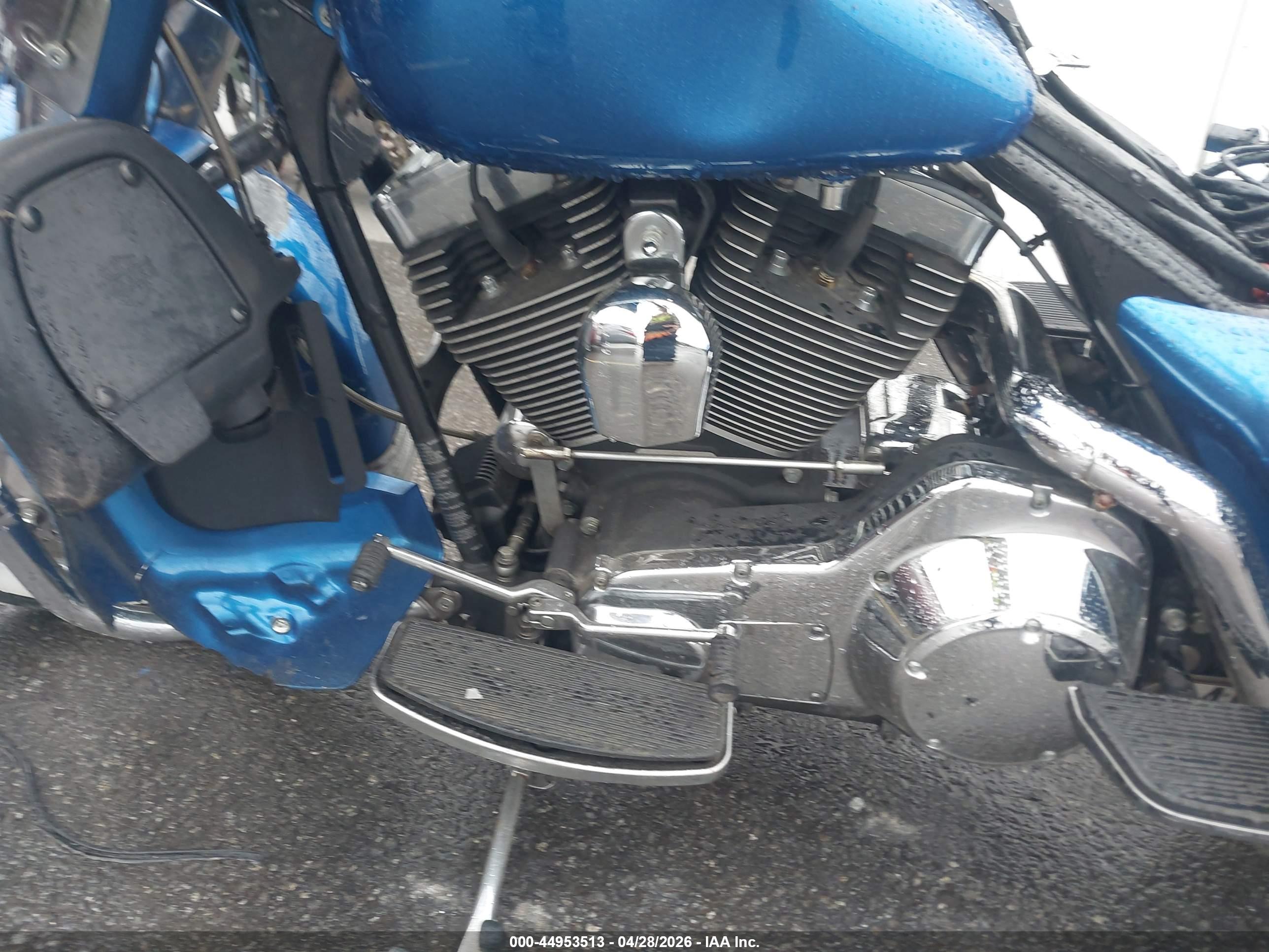HARLEY-DAVIDSON FLHTCUI image 9