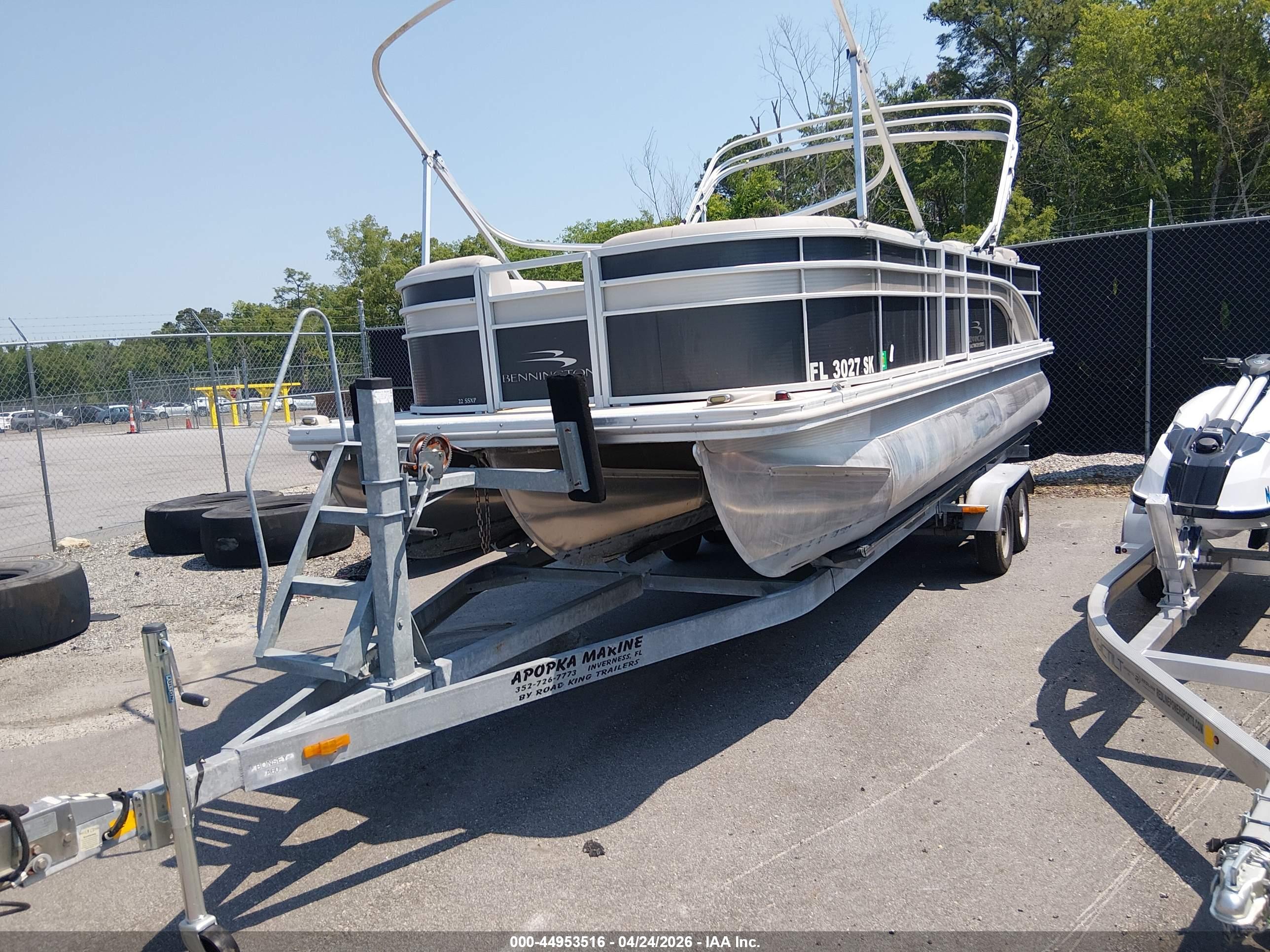 BENNINGTON BOAT image 2