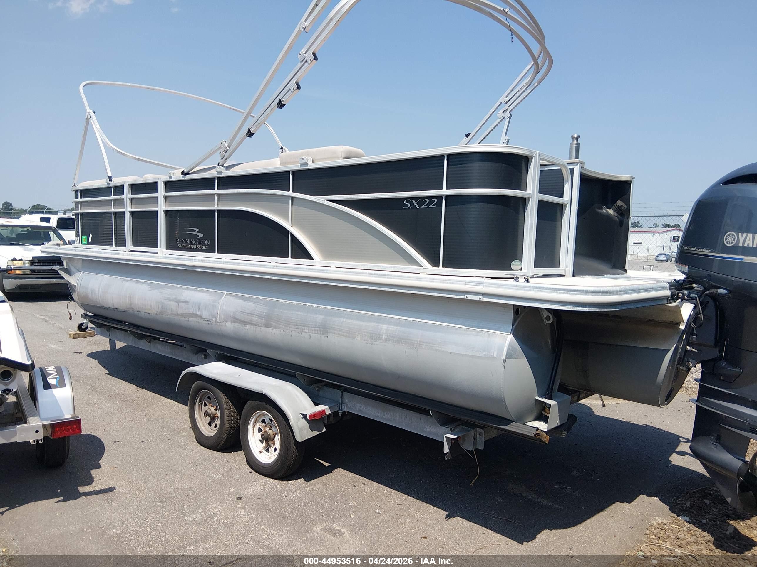 BENNINGTON BOAT image 3