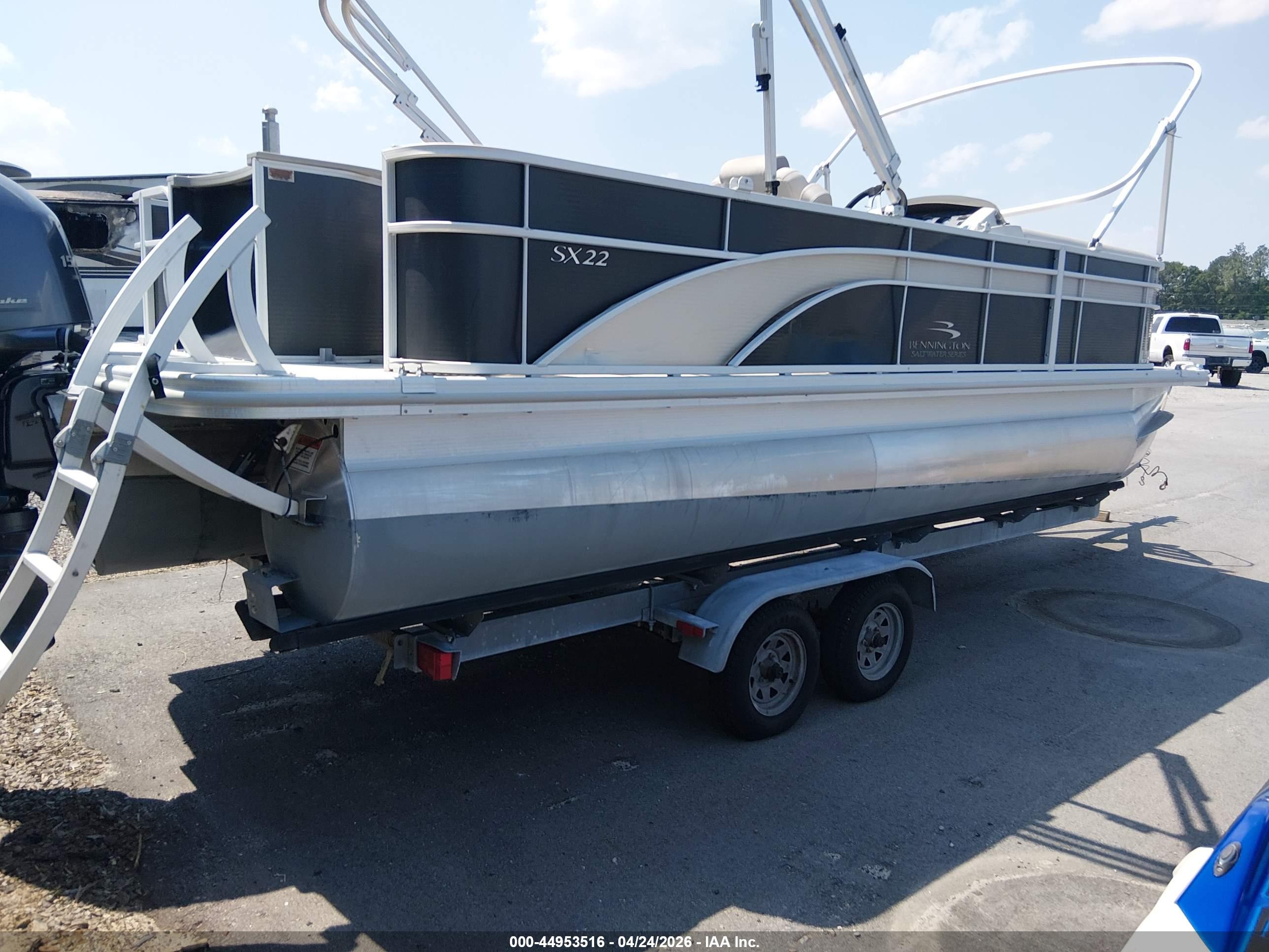 BENNINGTON BOAT image 4