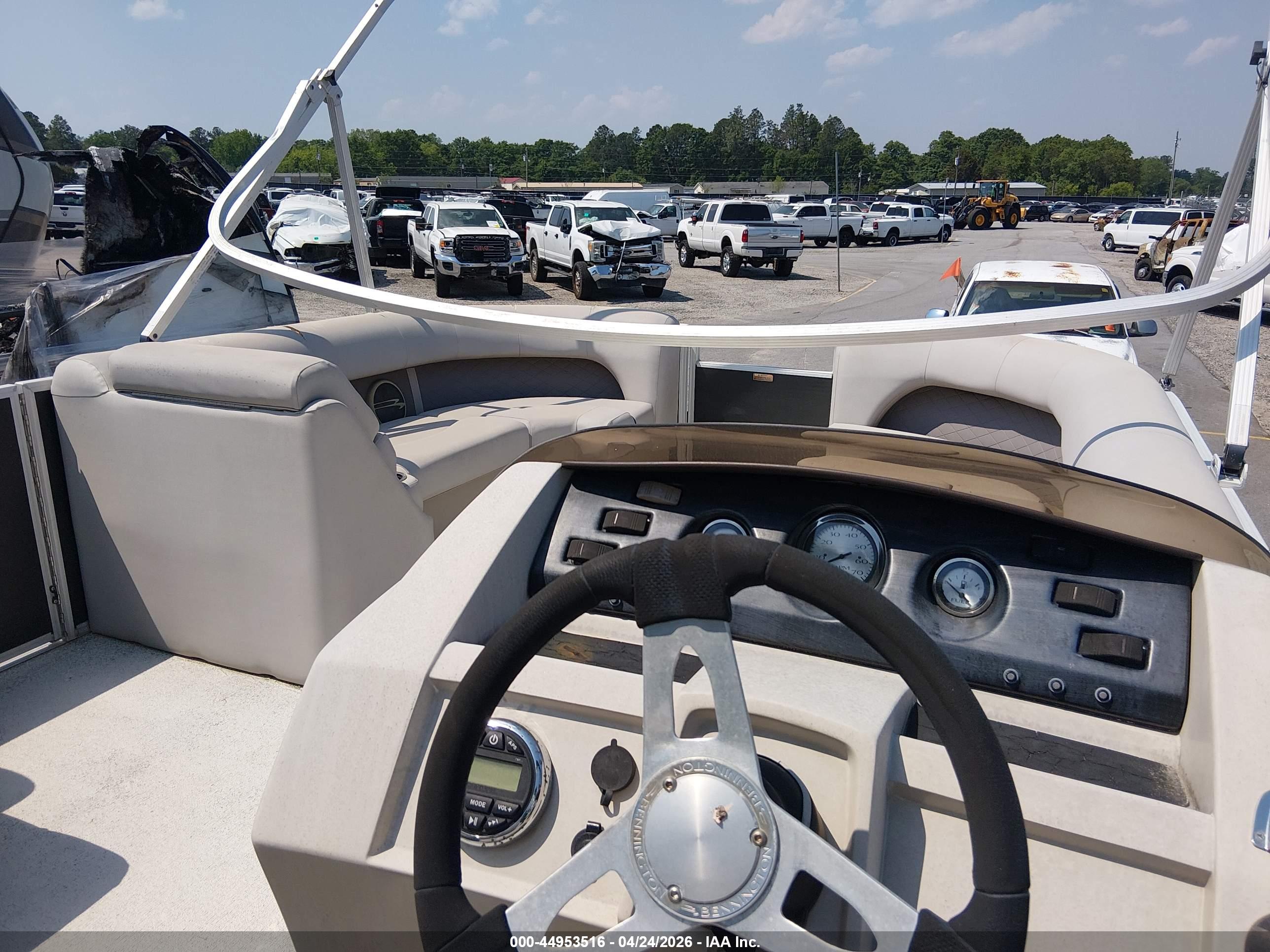 BENNINGTON BOAT image 5
