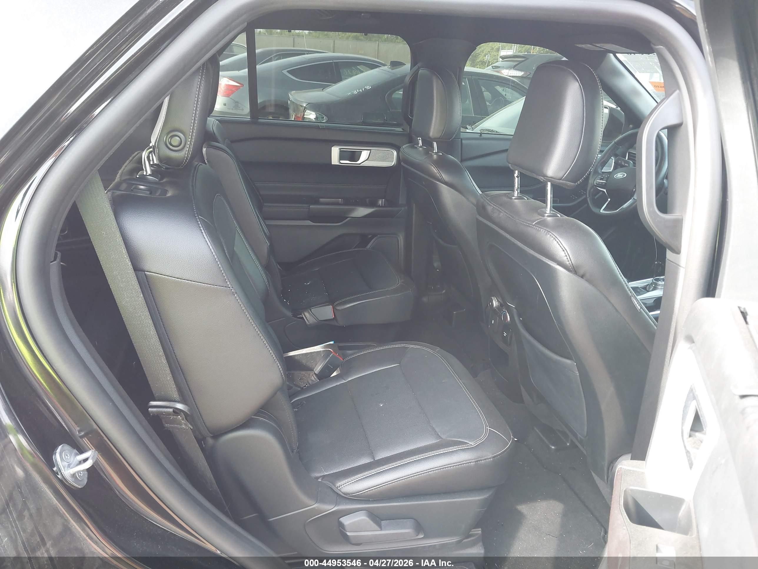 FORD EXPLORER image 8