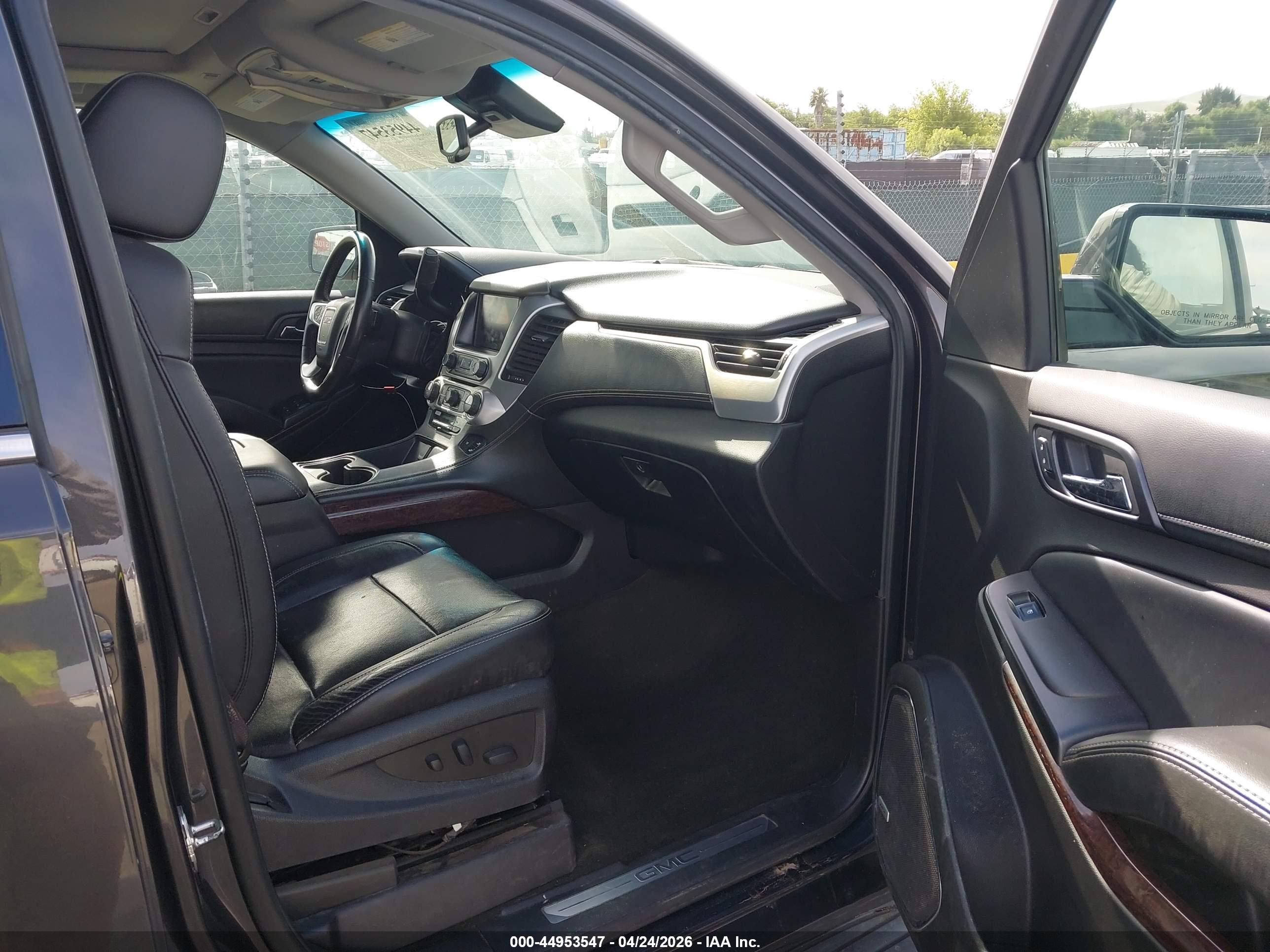 GMC YUKON image 5