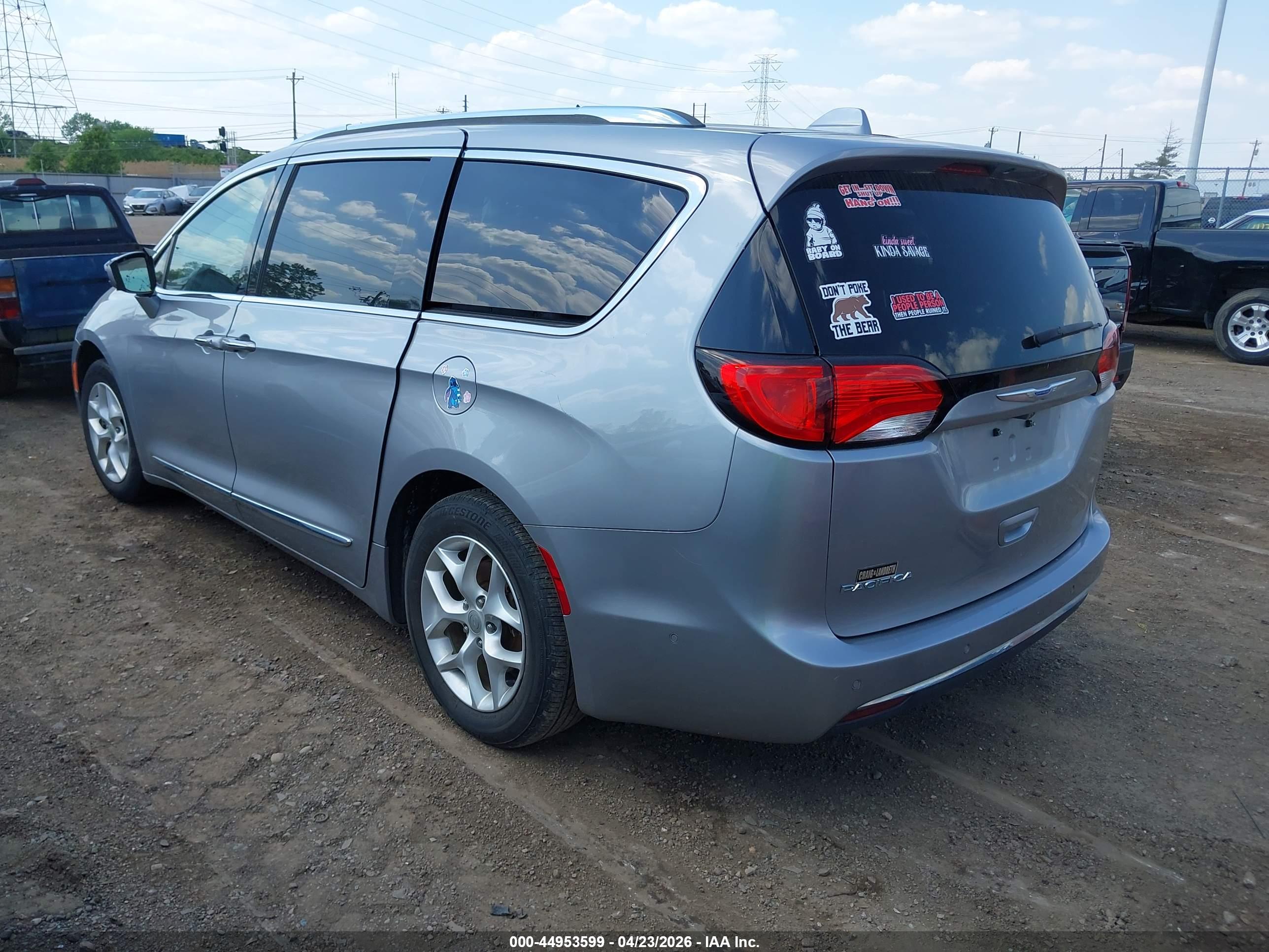 CHRYSLER PACIFICA image 3