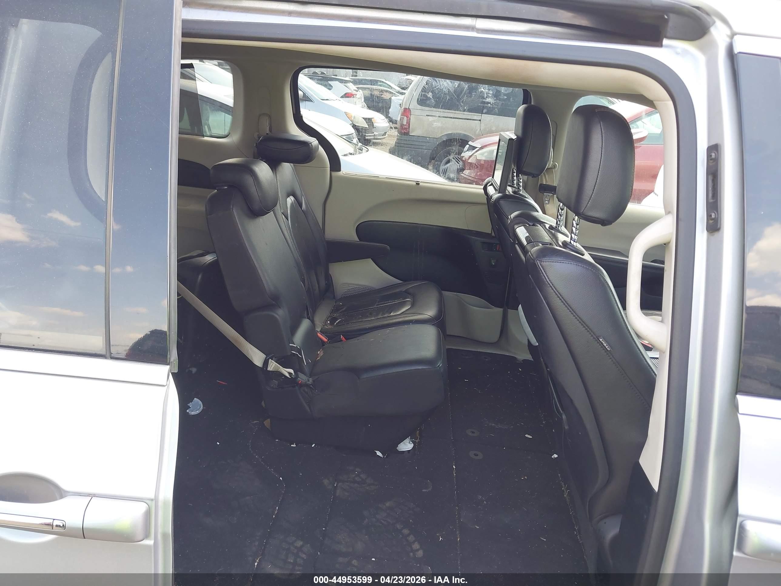 CHRYSLER PACIFICA image 8