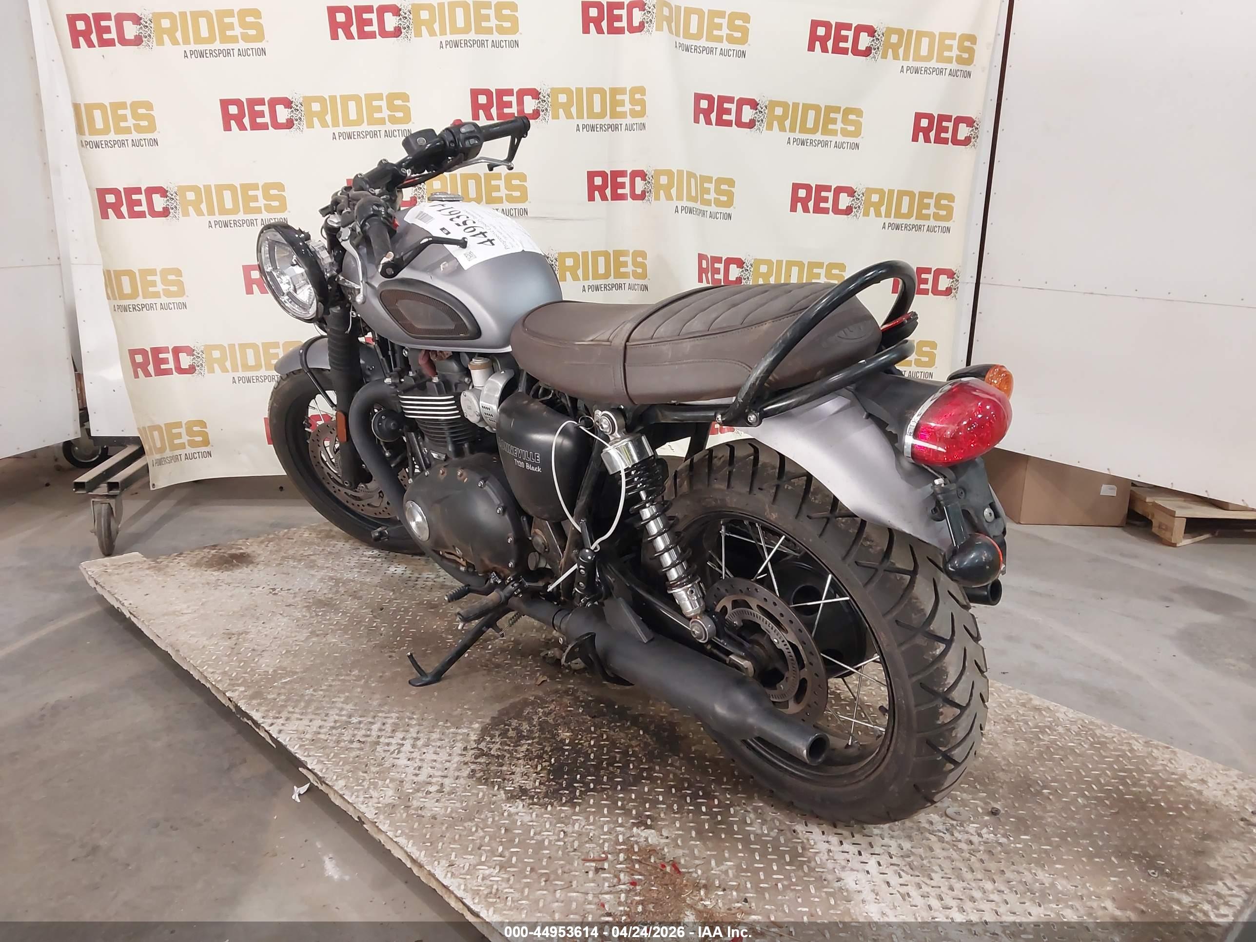 TRIUMPH MOTORCYCLE image 3