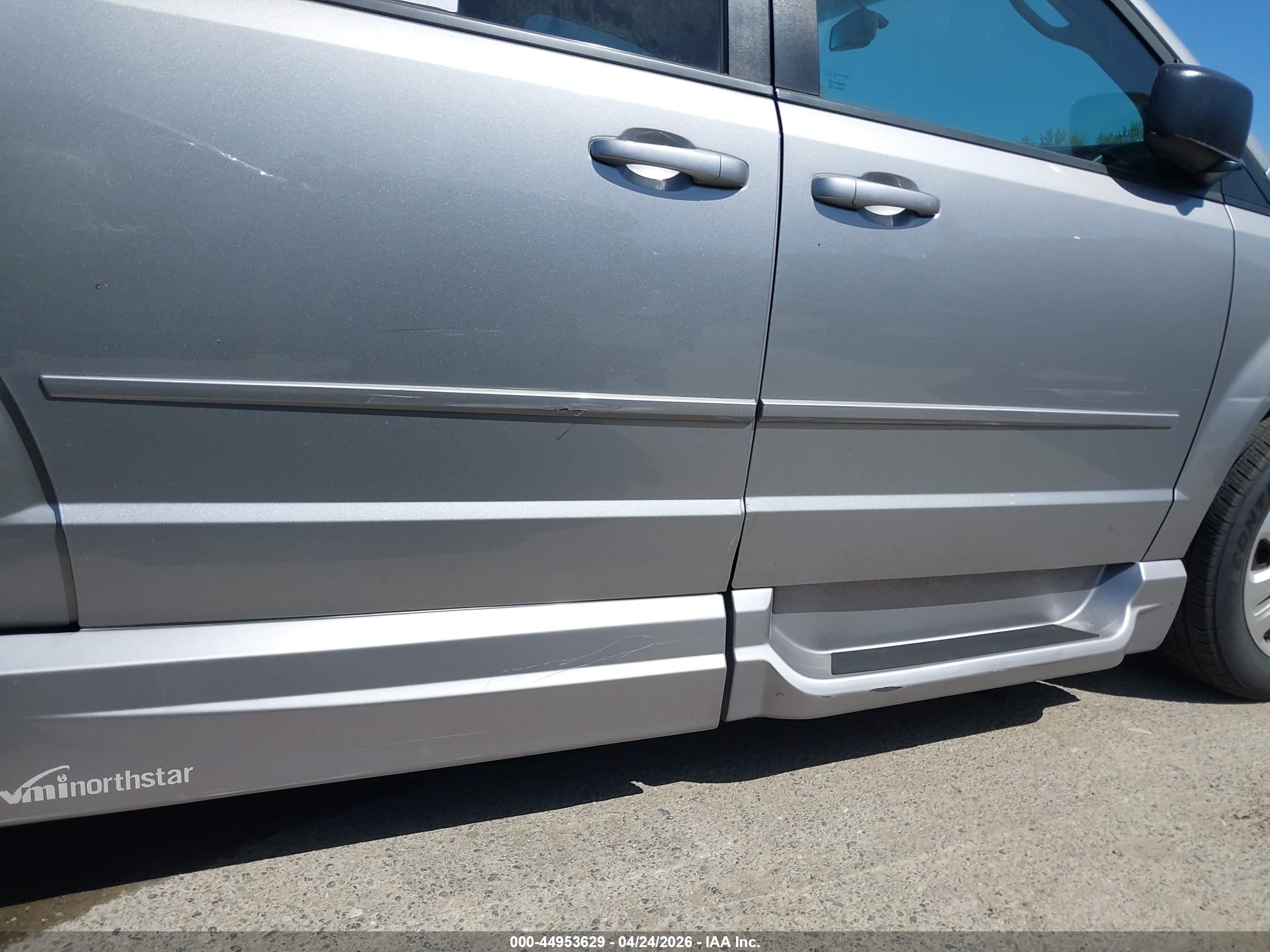 DODGE GRAND image 6