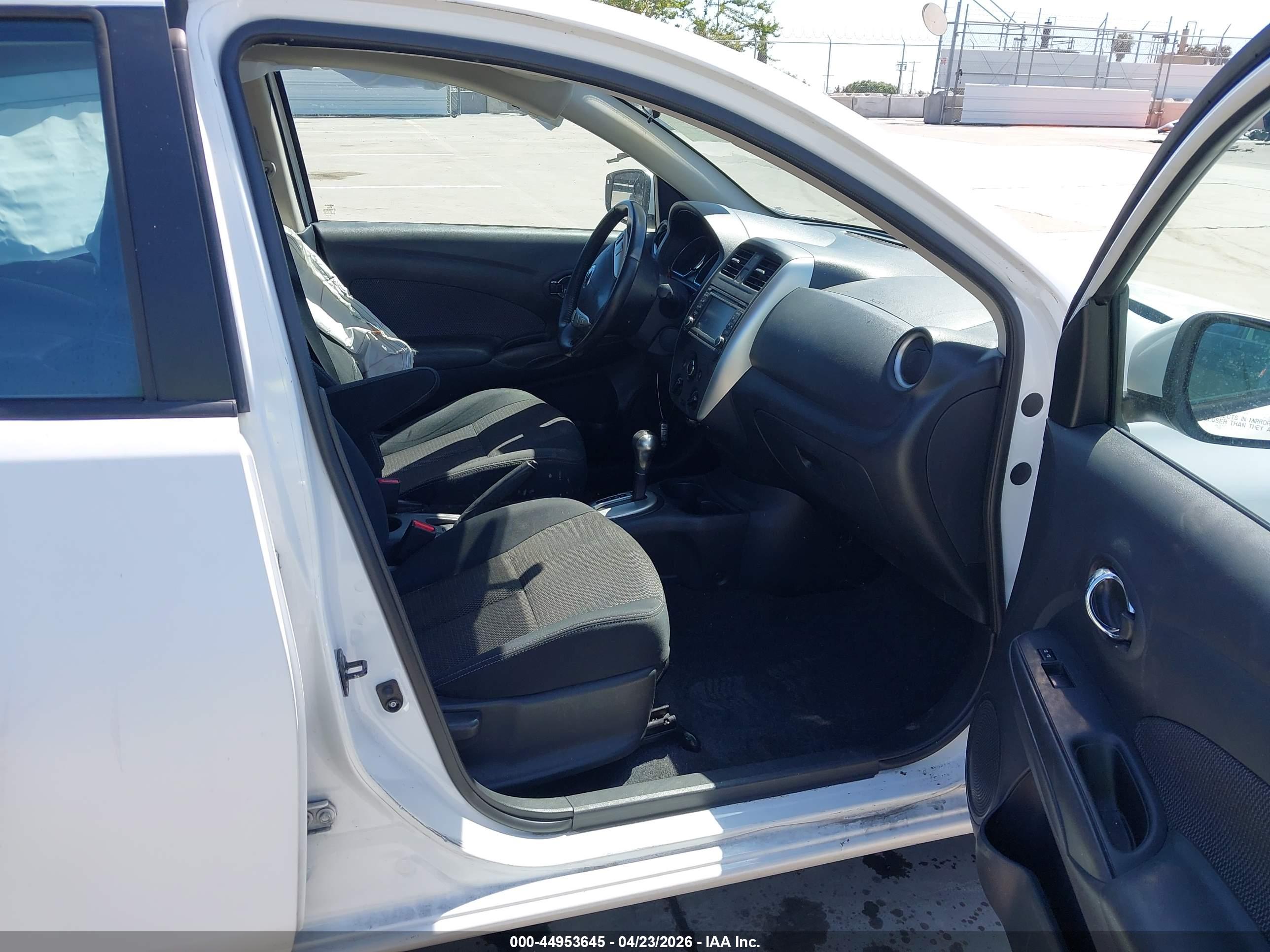 NISSAN VERSA image 5